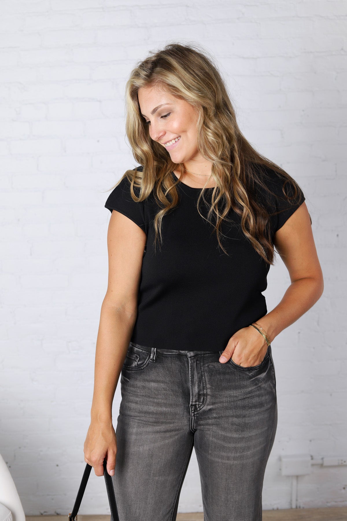 Adira Round Neck Cap Sleeve Top - Black