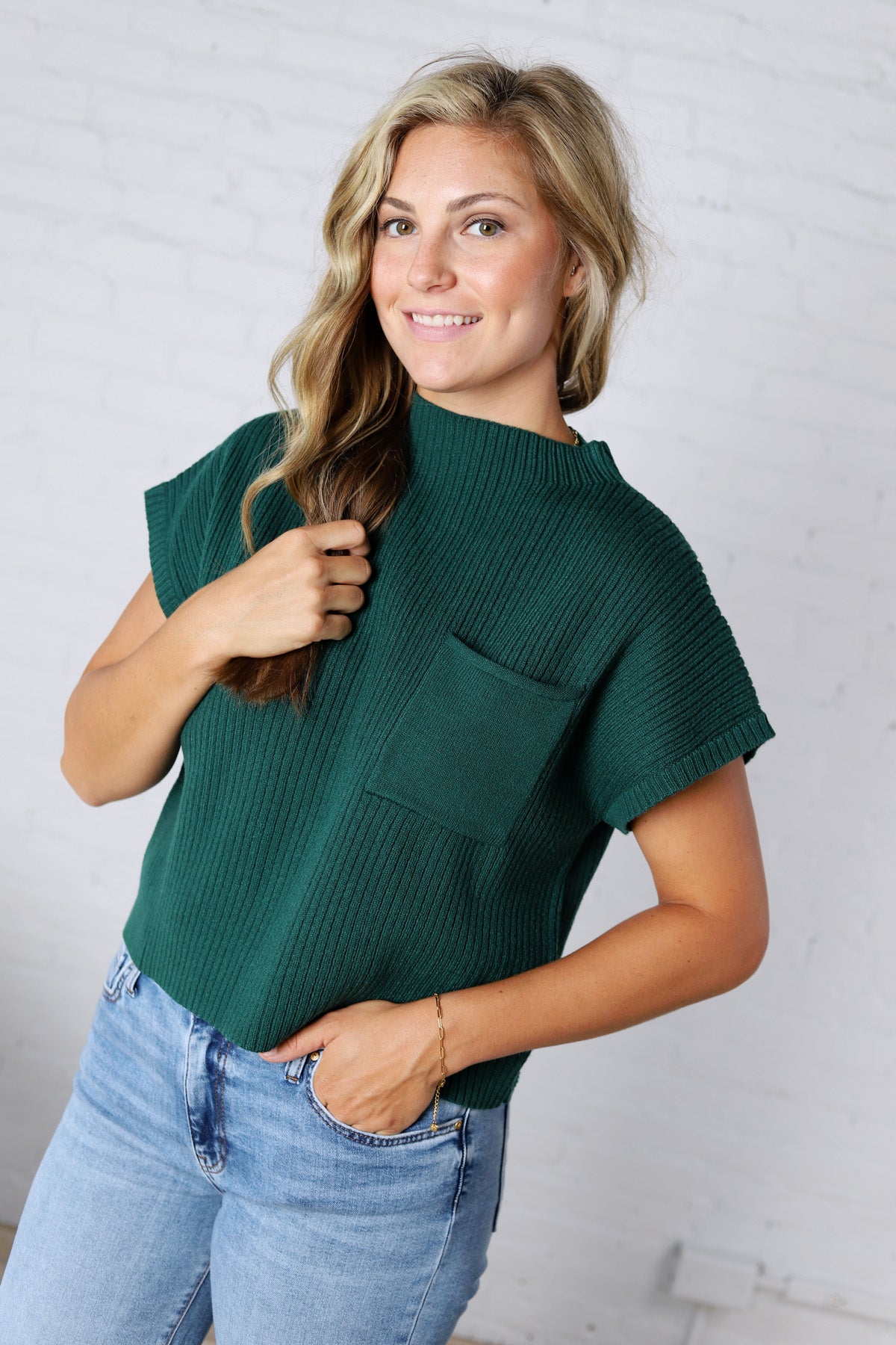 Hartlyn Ribbed Mock Neck Cap Sleeve Sweater - Hunter Green