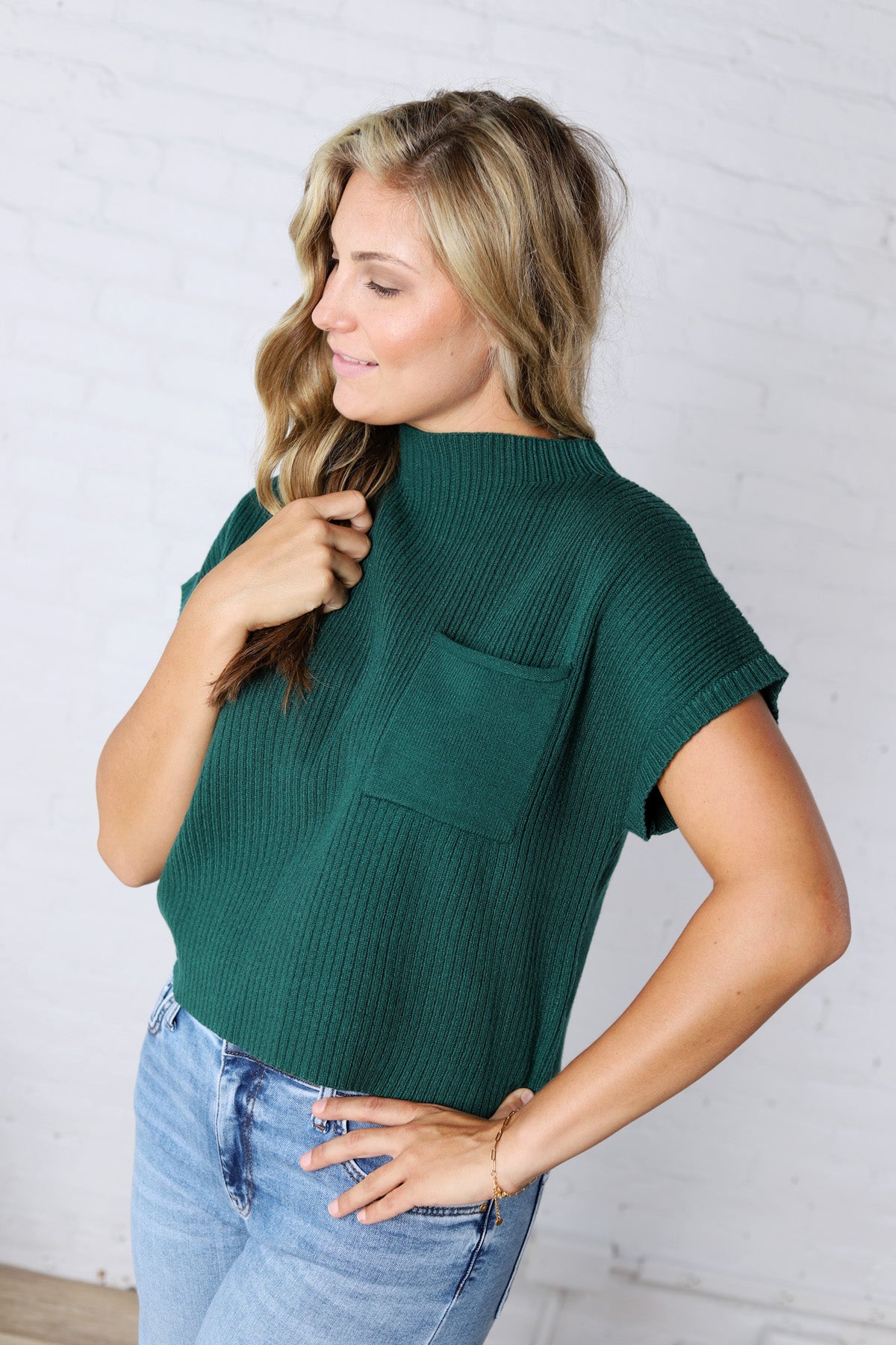 Hartlyn Ribbed Mock Neck Cap Sleeve Sweater - Hunter Green