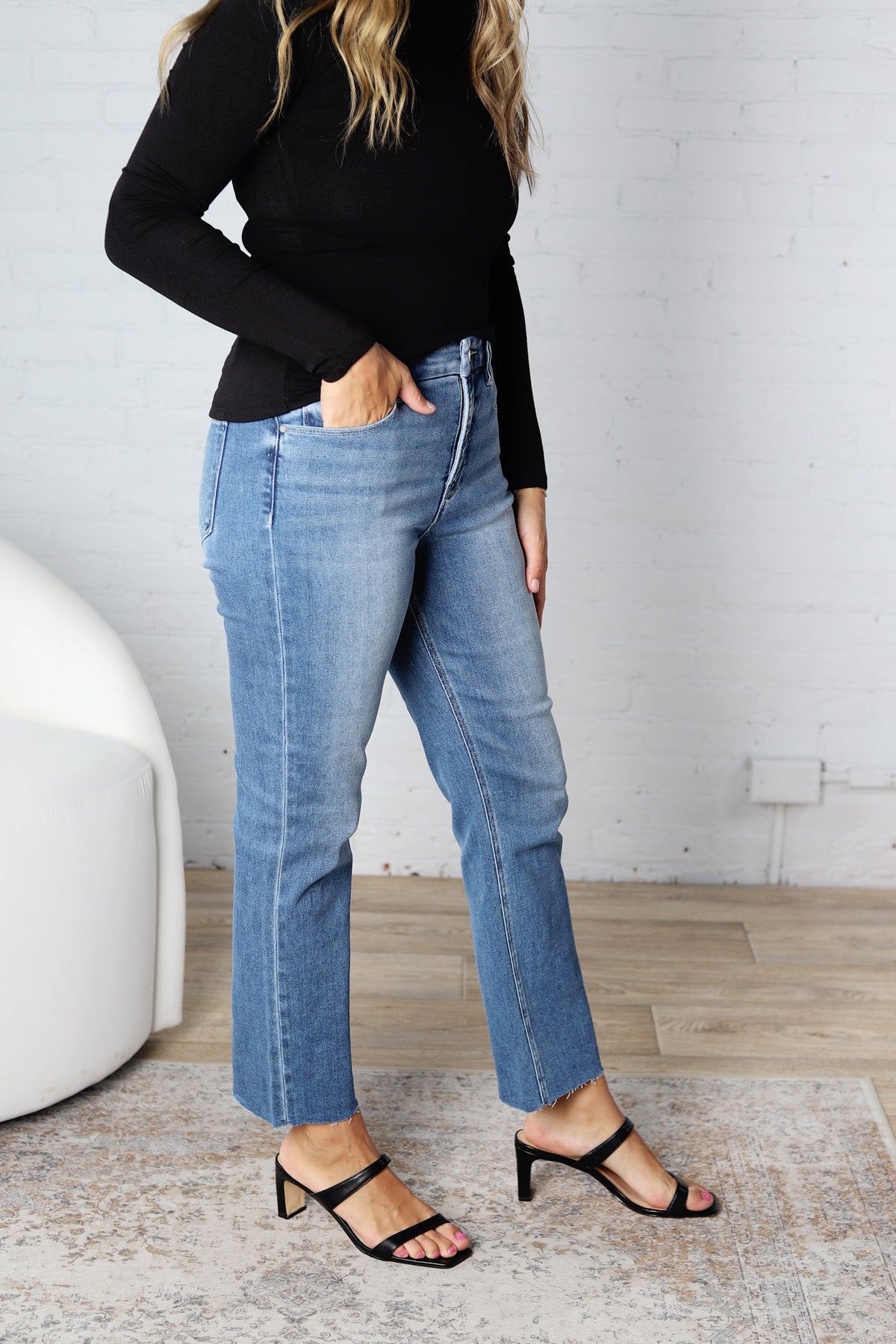 Isley Crop Raw Hem Straight Jeans - Risen Jeans