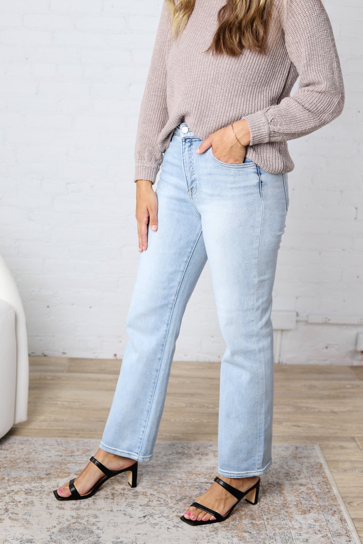 Juna Crop Straight Finished Hem Jeans - Risen Jeans