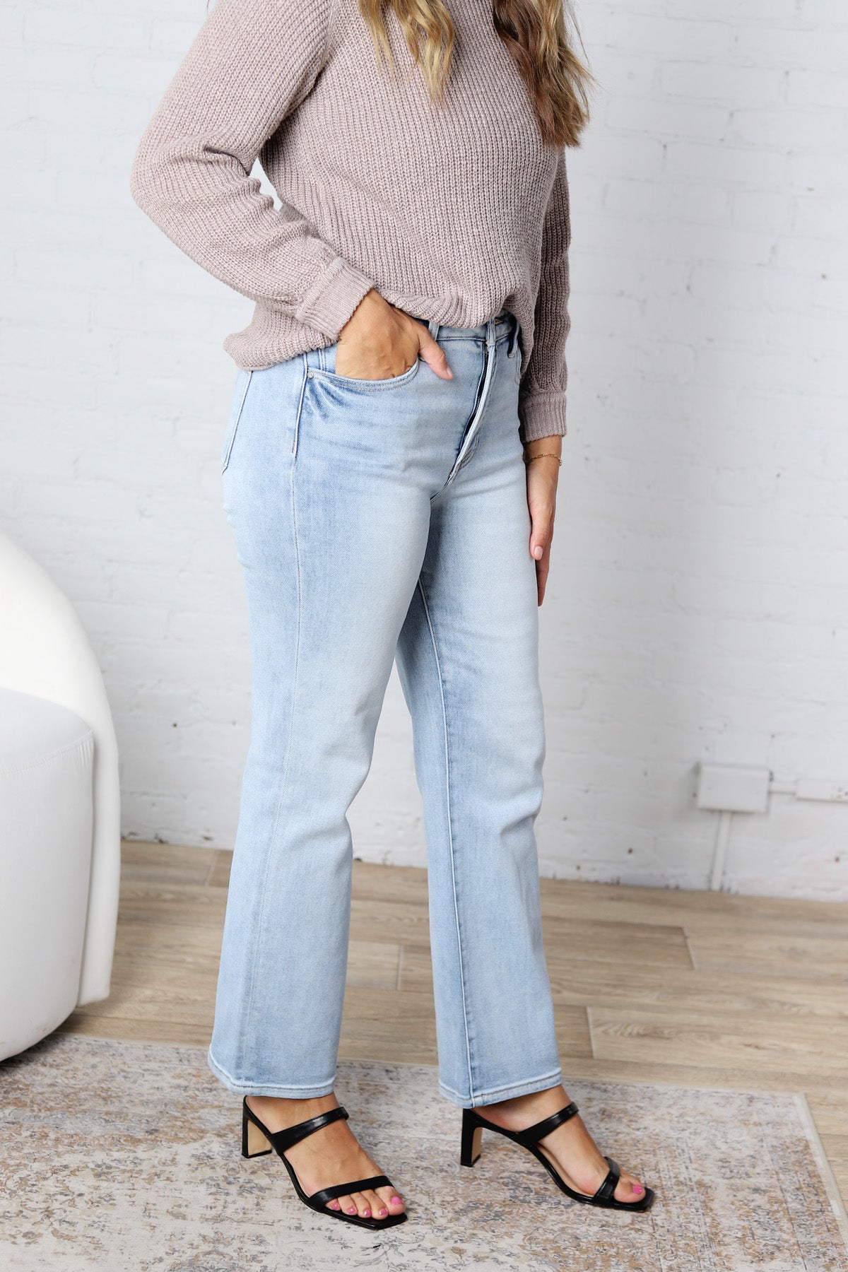 Juna Crop Straight Finished Hem Jeans - Risen Jeans
