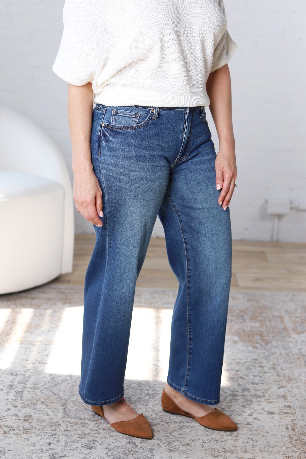 KUT Charlotte Wide Leg w/ Regular Hem Denim - Healthy