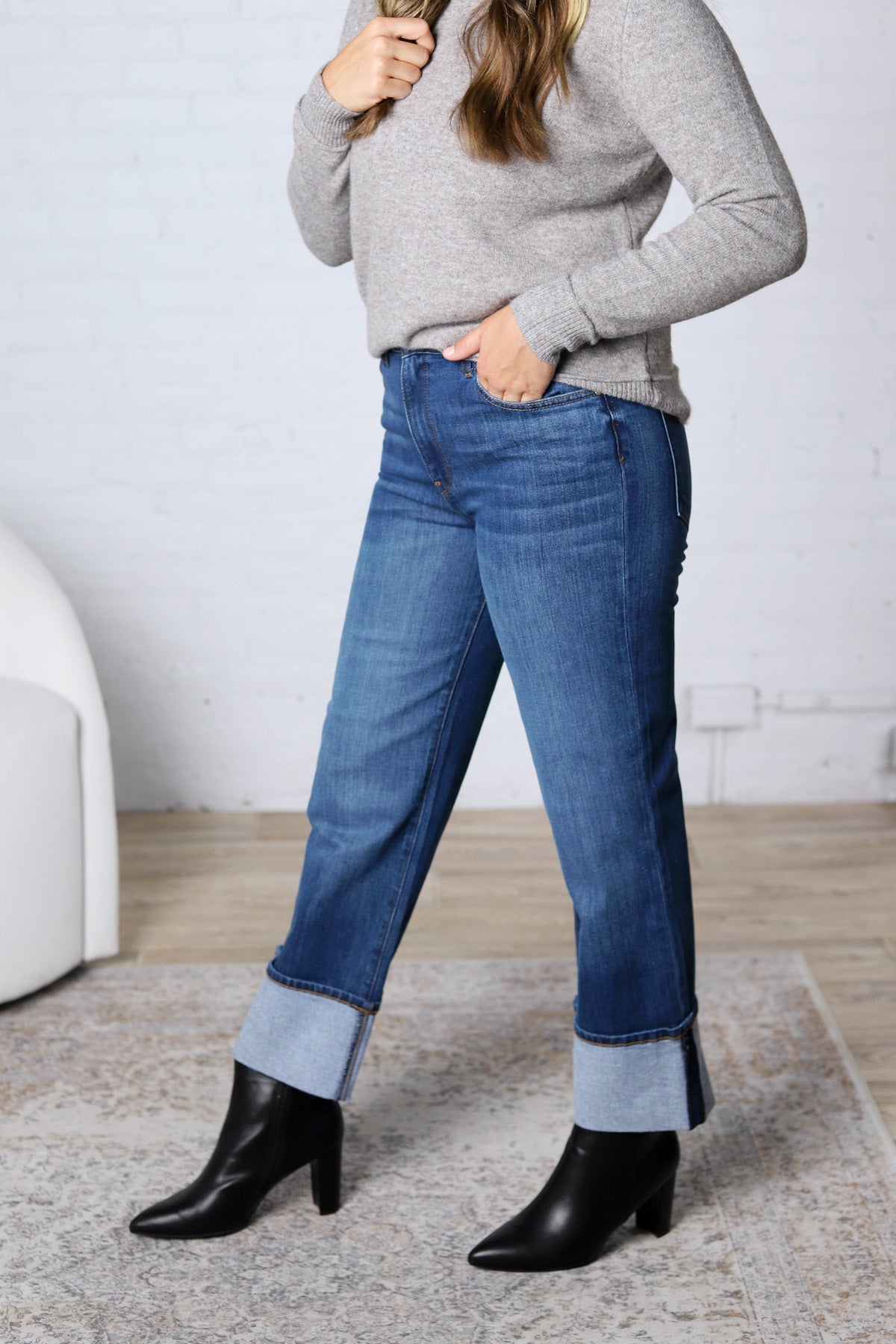 KUT Sienna Straight Leg Roll Up Denim - Admire