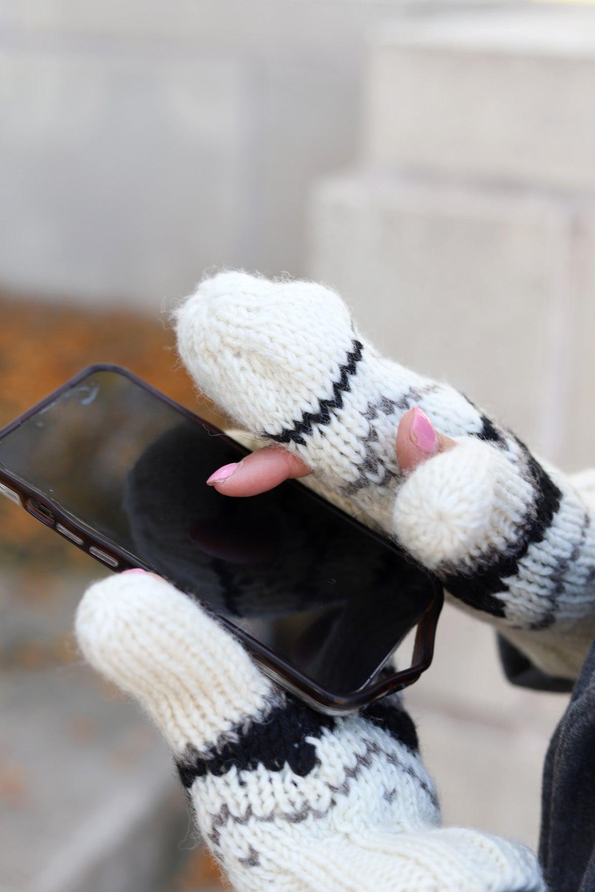 Montana 100% Wool Texting Mittens - White
