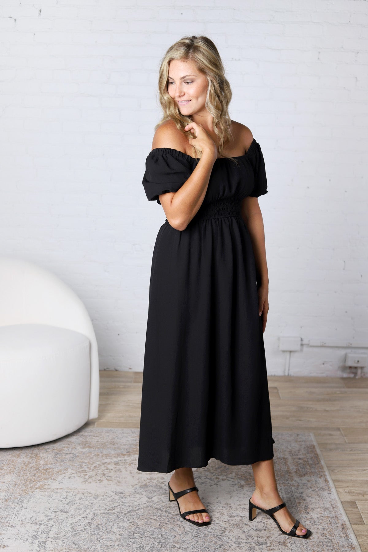 Taisley Smocked Waist Balloon Sleeve Midi Dress - Black