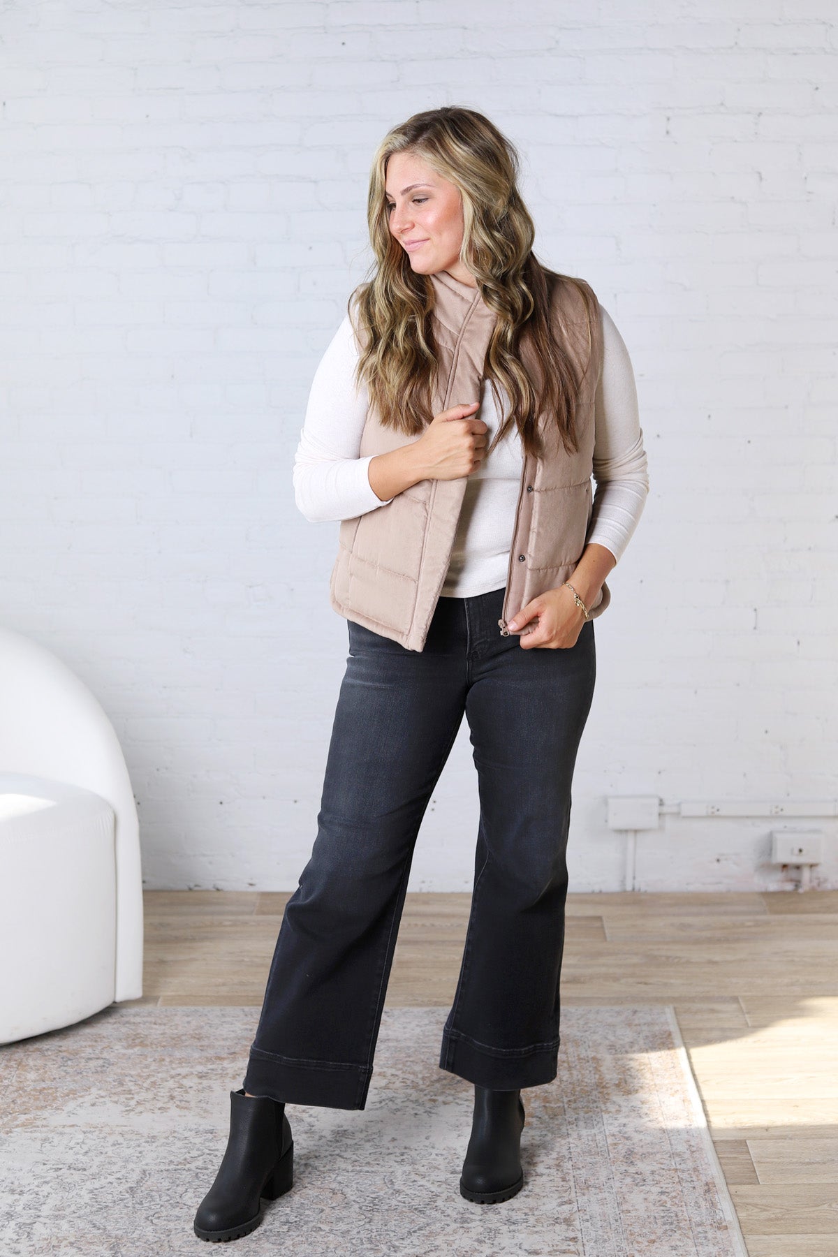 Ainsly Suede-Like Puffer Vest - Mocha