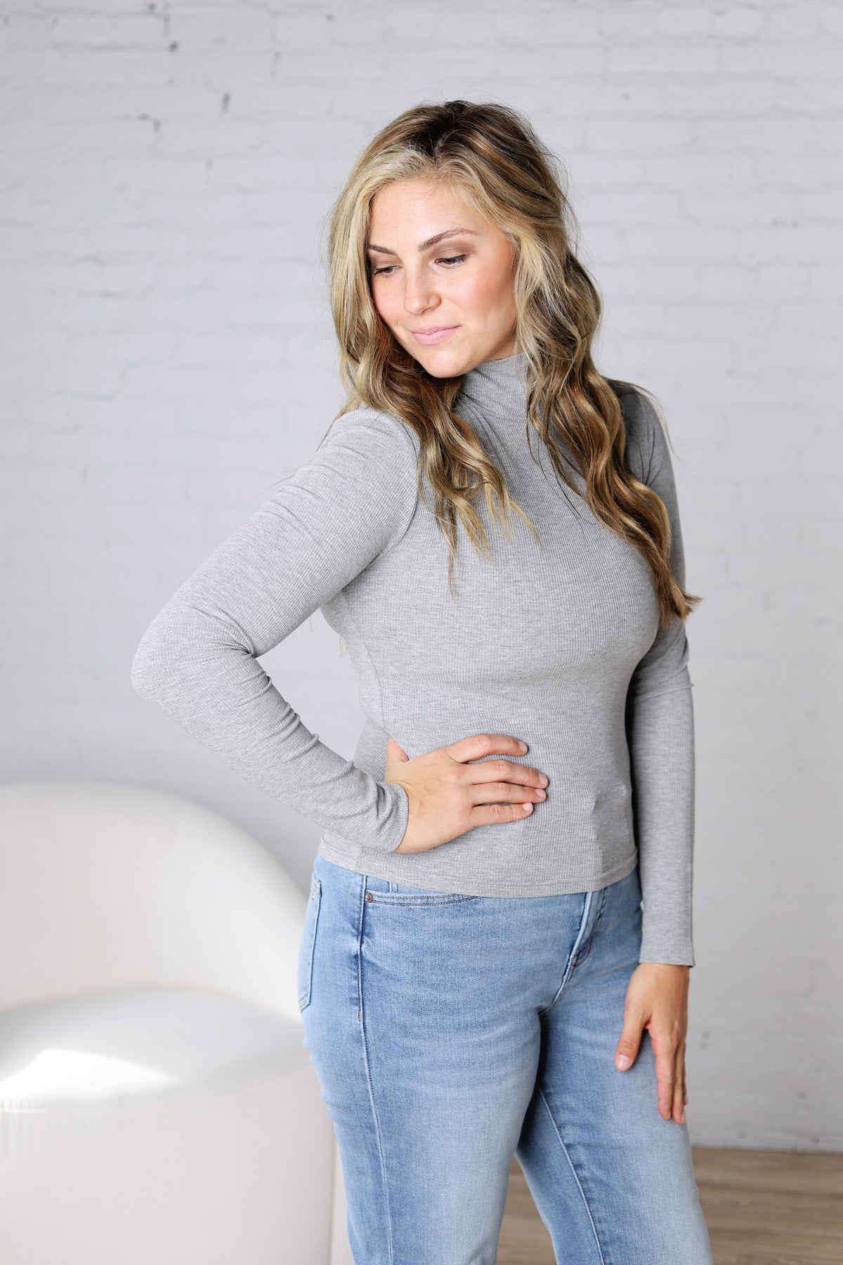 Aris Micro Ribbed Long Sleeve Turtleneck - Heather Grey