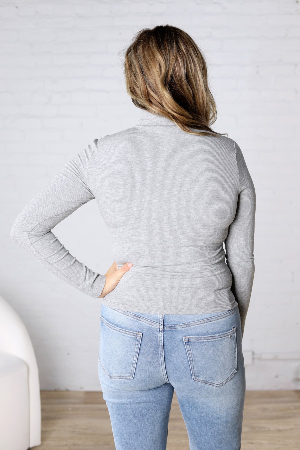 Aris Micro Ribbed Long Sleeve Turtleneck - Heather Grey