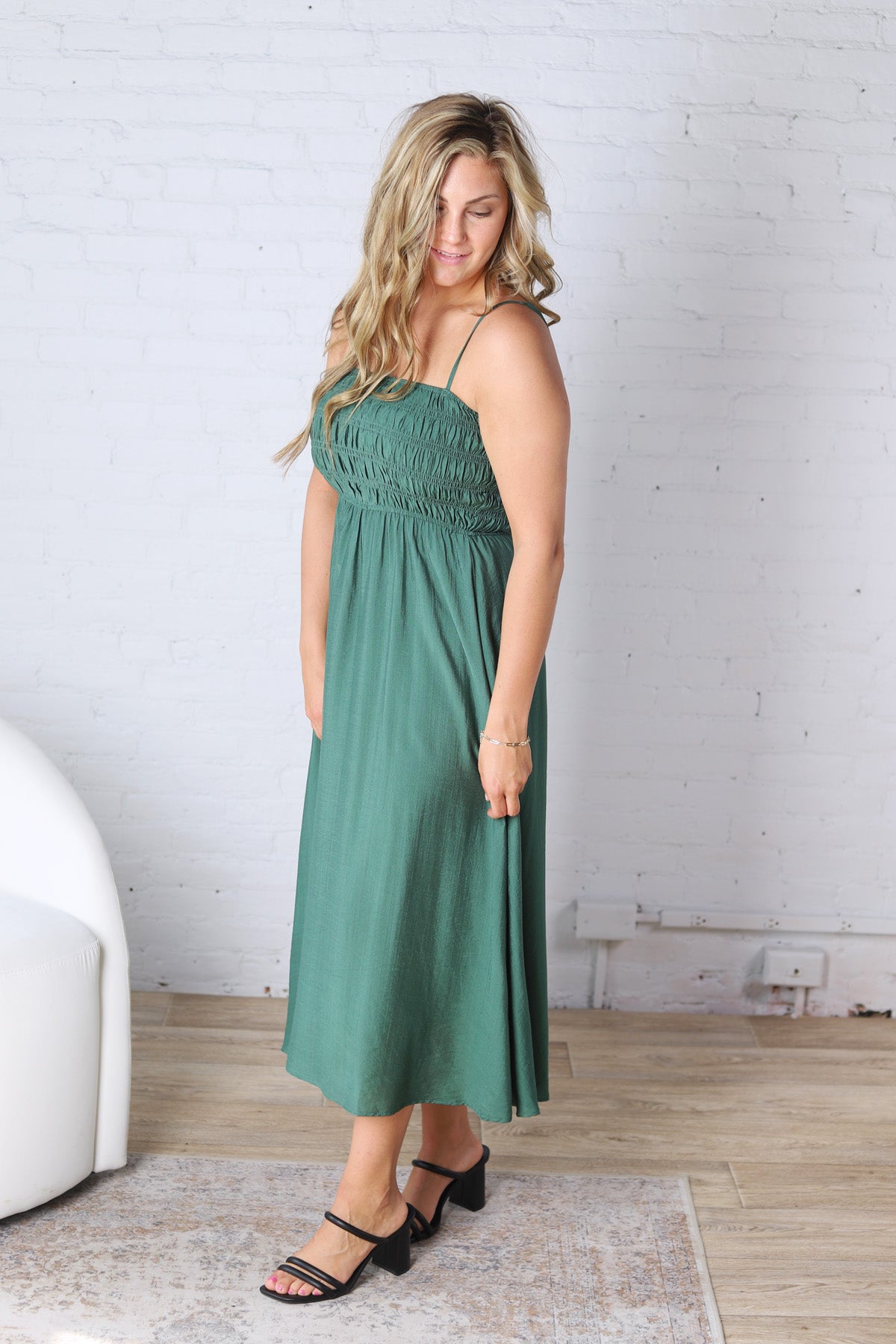 Avalon Shirred Bodice Spaghetti Strap Midi Dress - Kelly Green