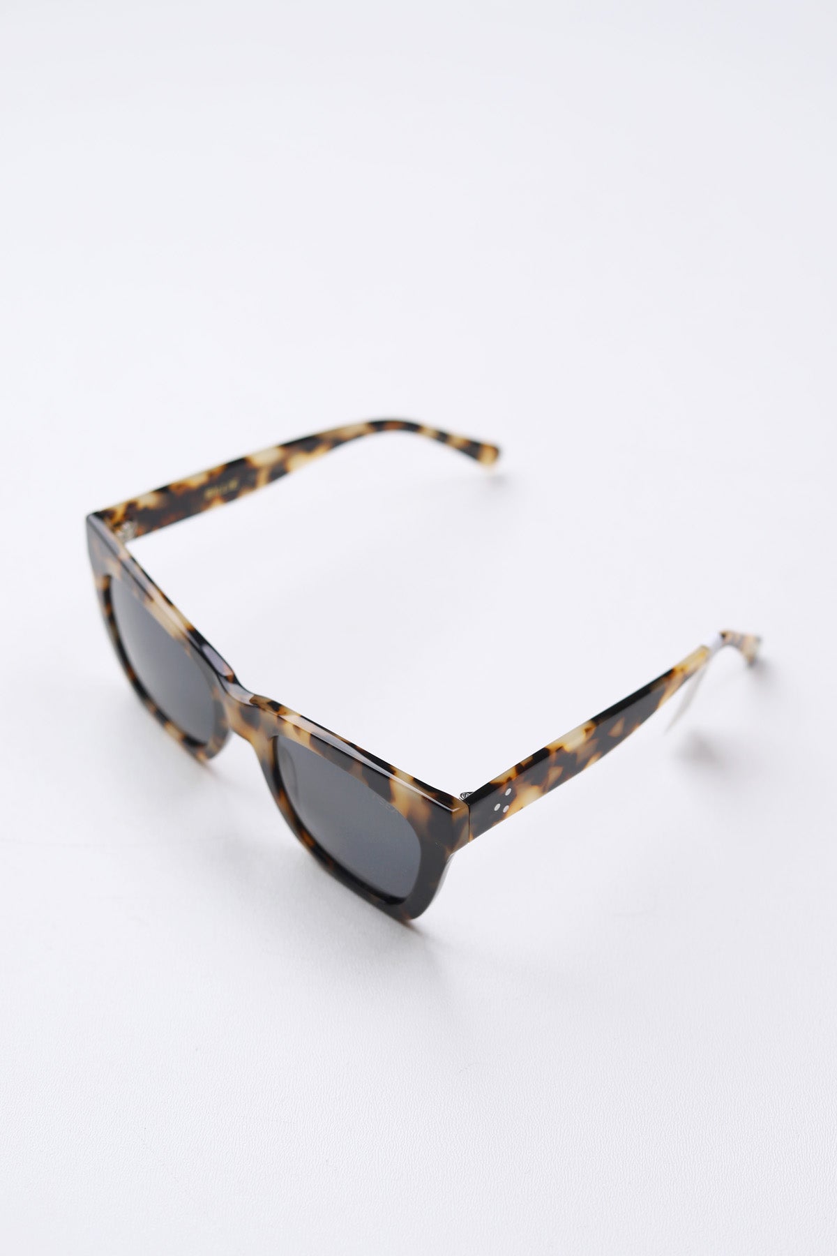 Billie Sunglasses - Snow Tortoise Smoke Polarized Lens