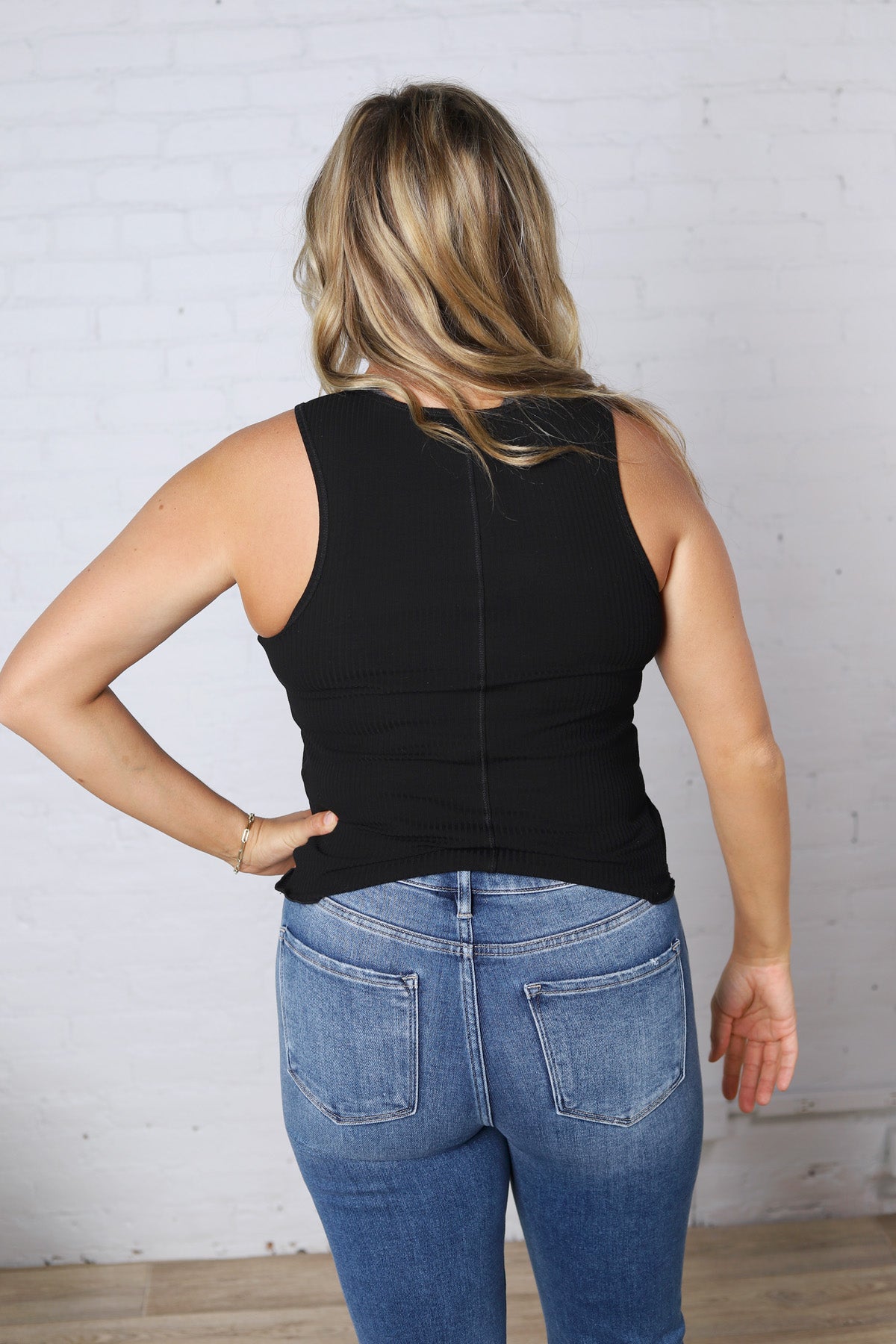 Dani Ribbed Scoop Neck Tank Top - Black