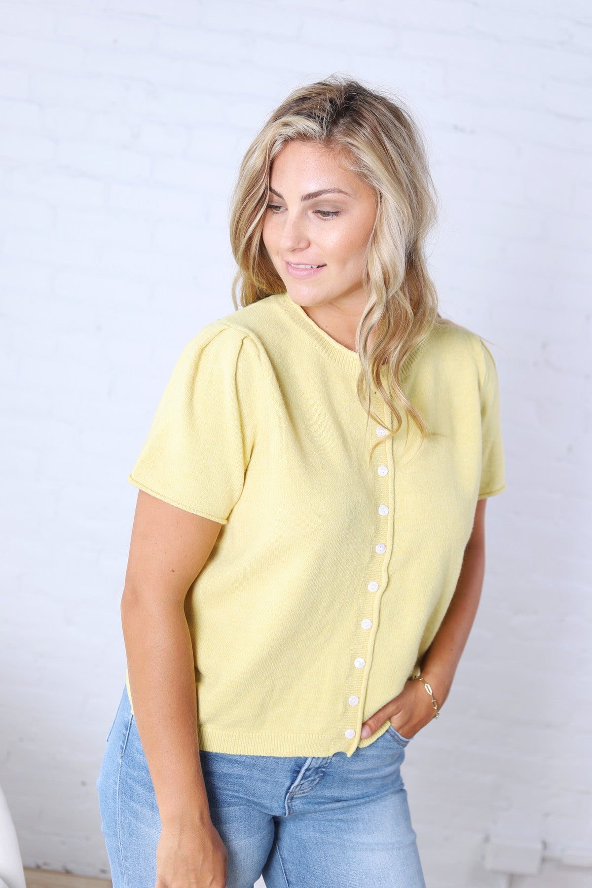 Darcy Short Sleeve Sweater Cardigan - Butter yellow