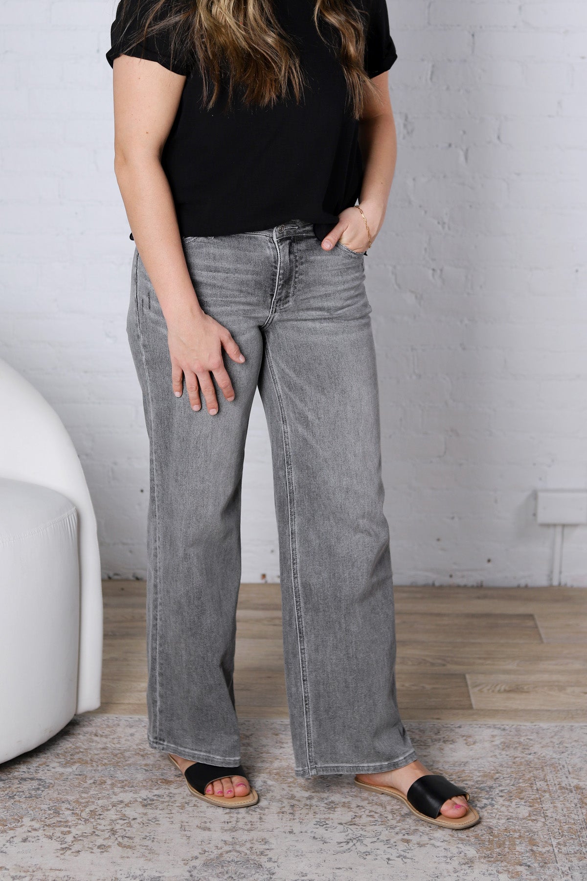 Eyre Mid Rise Wide Straight Leg Denim - Light Gray