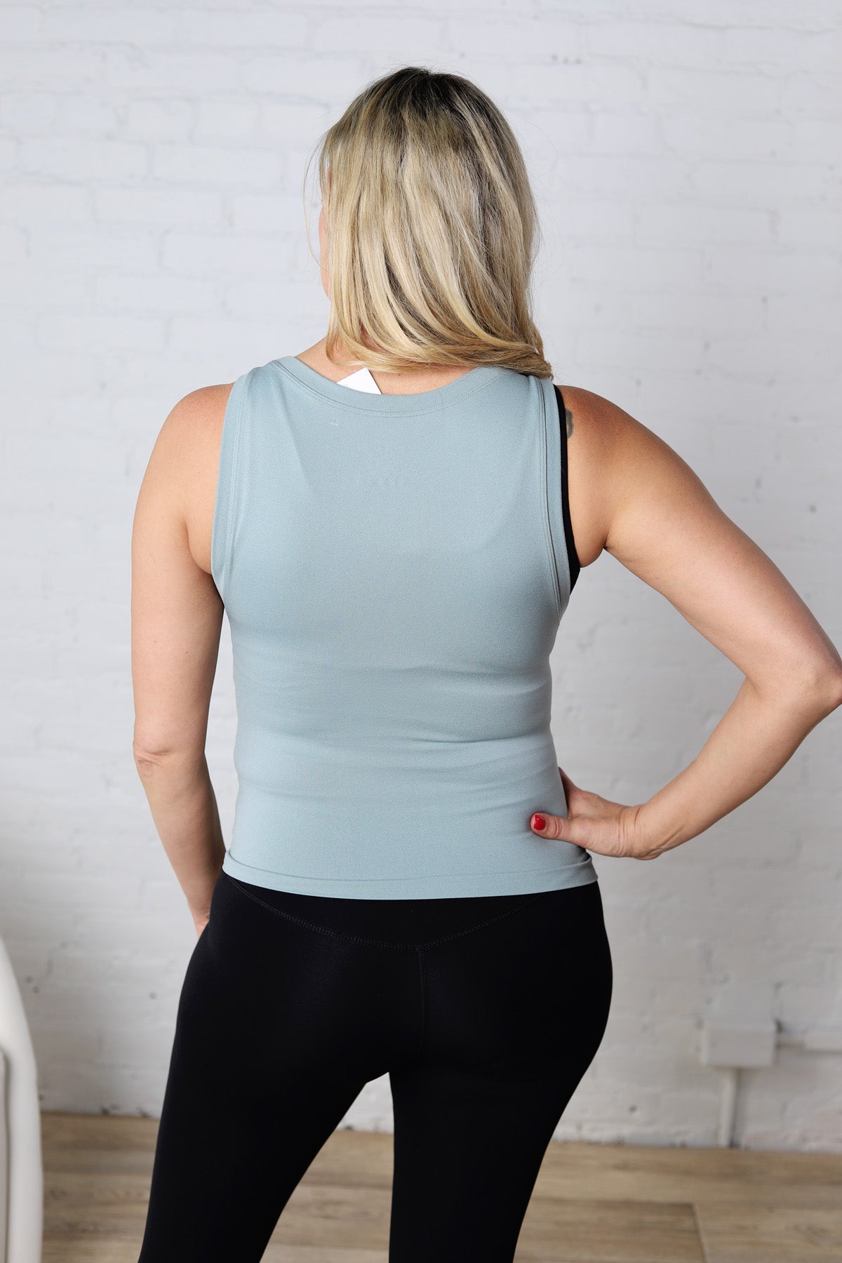 Faye Cropped Seamless Round Neck Tank Top - Blue Grey