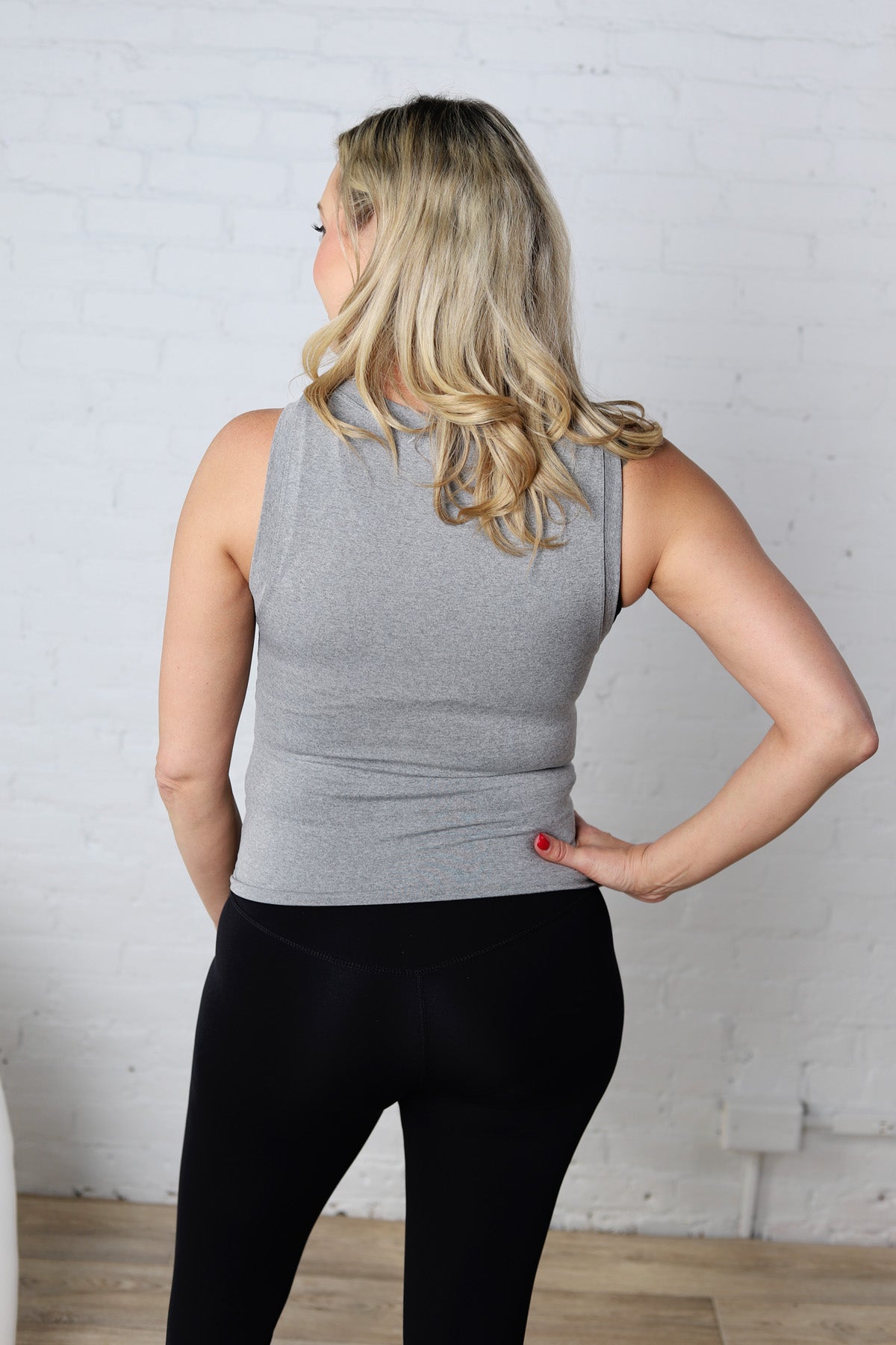 Faye Cropped Seamless Round Neck Tank Top - H Grey