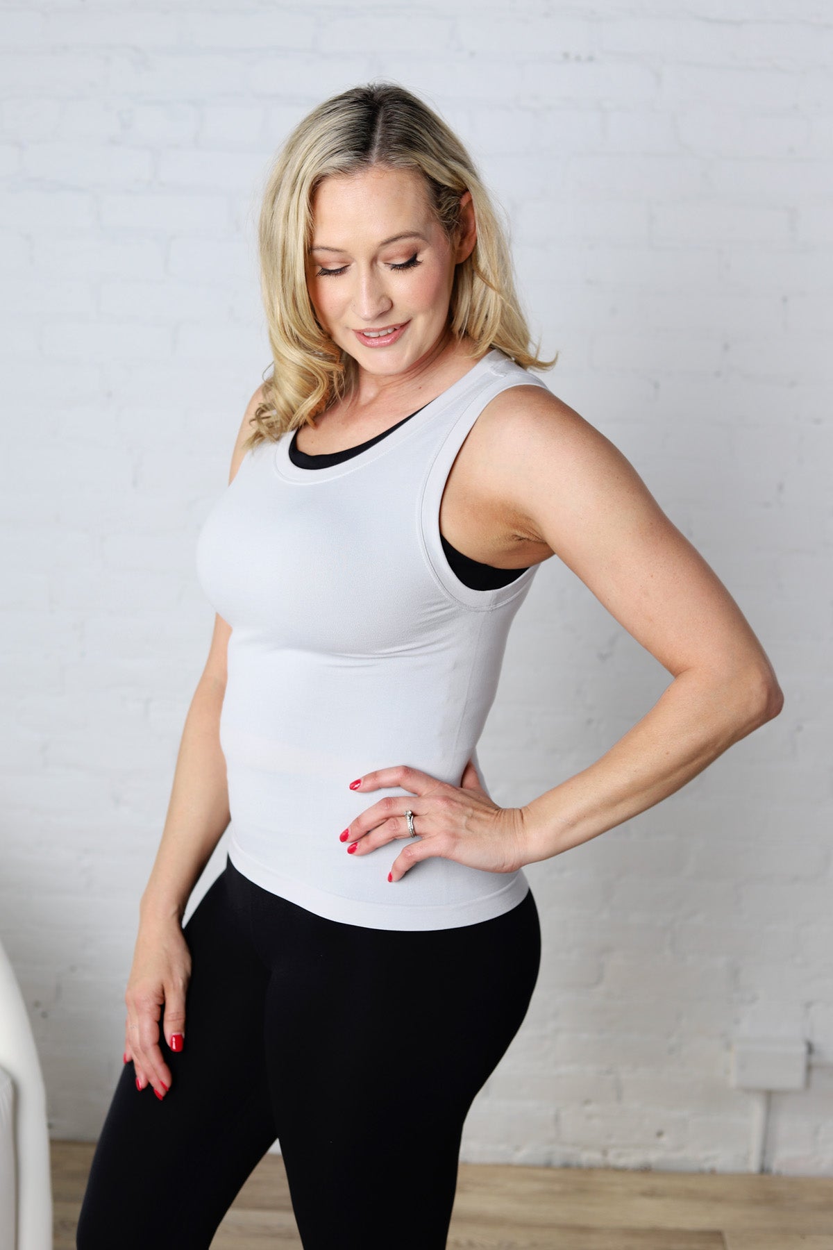 Faye Cropped Seamless Round Neck Tank Top - Lt Grey