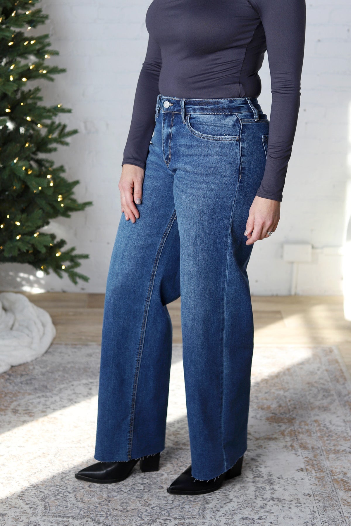 Haisley Raw Hem Wide Leg Jeans - Ingenuously Wash