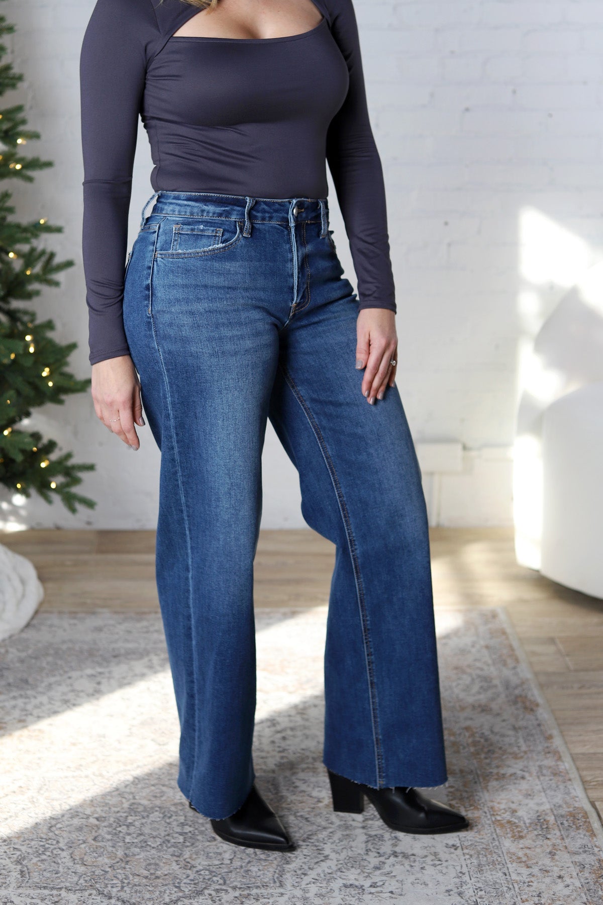 Haisley Raw Hem Wide Leg Jeans - Ingenuously Wash