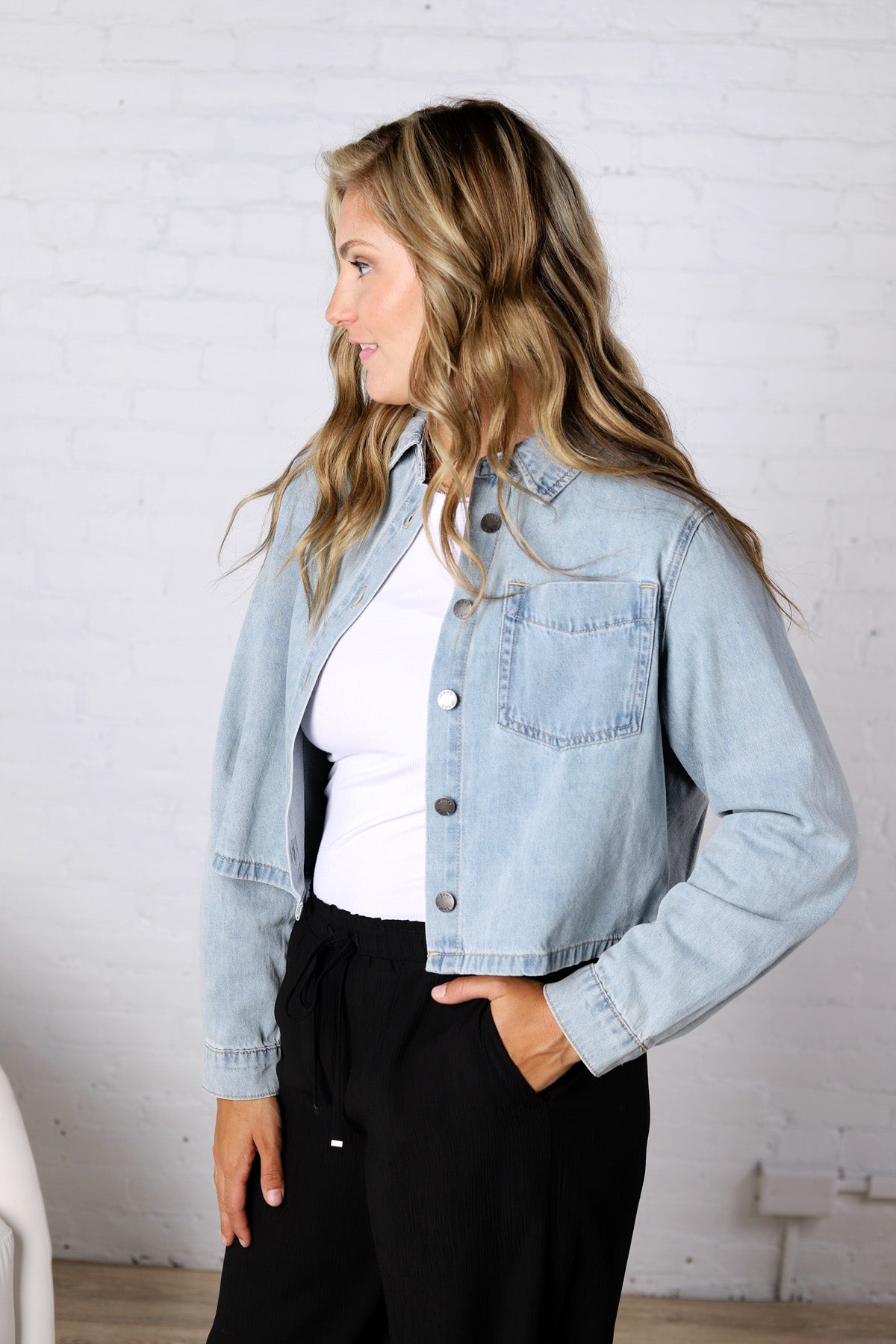 Hollin Cropped Cut Denim Shacket - Lt Wash