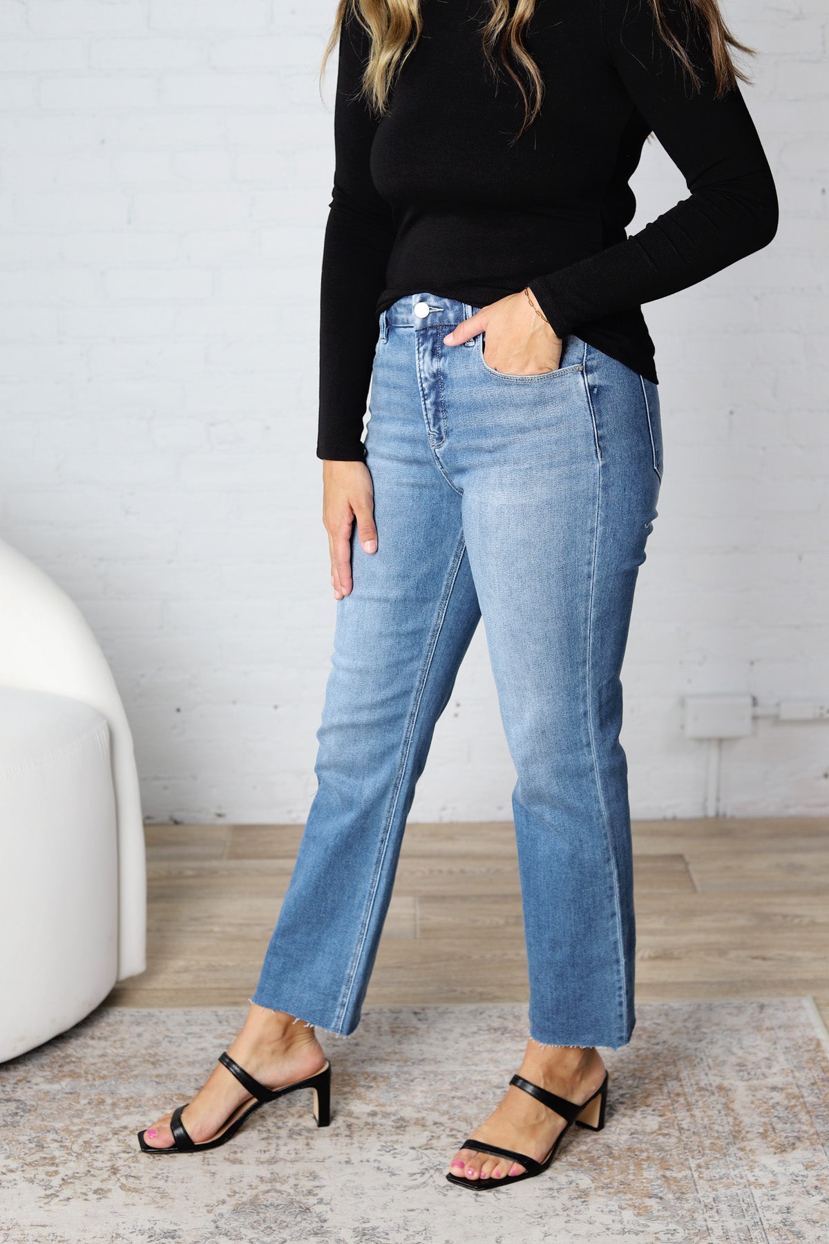 Isley Crop Raw Hem Straight Jeans - Risen Jeans