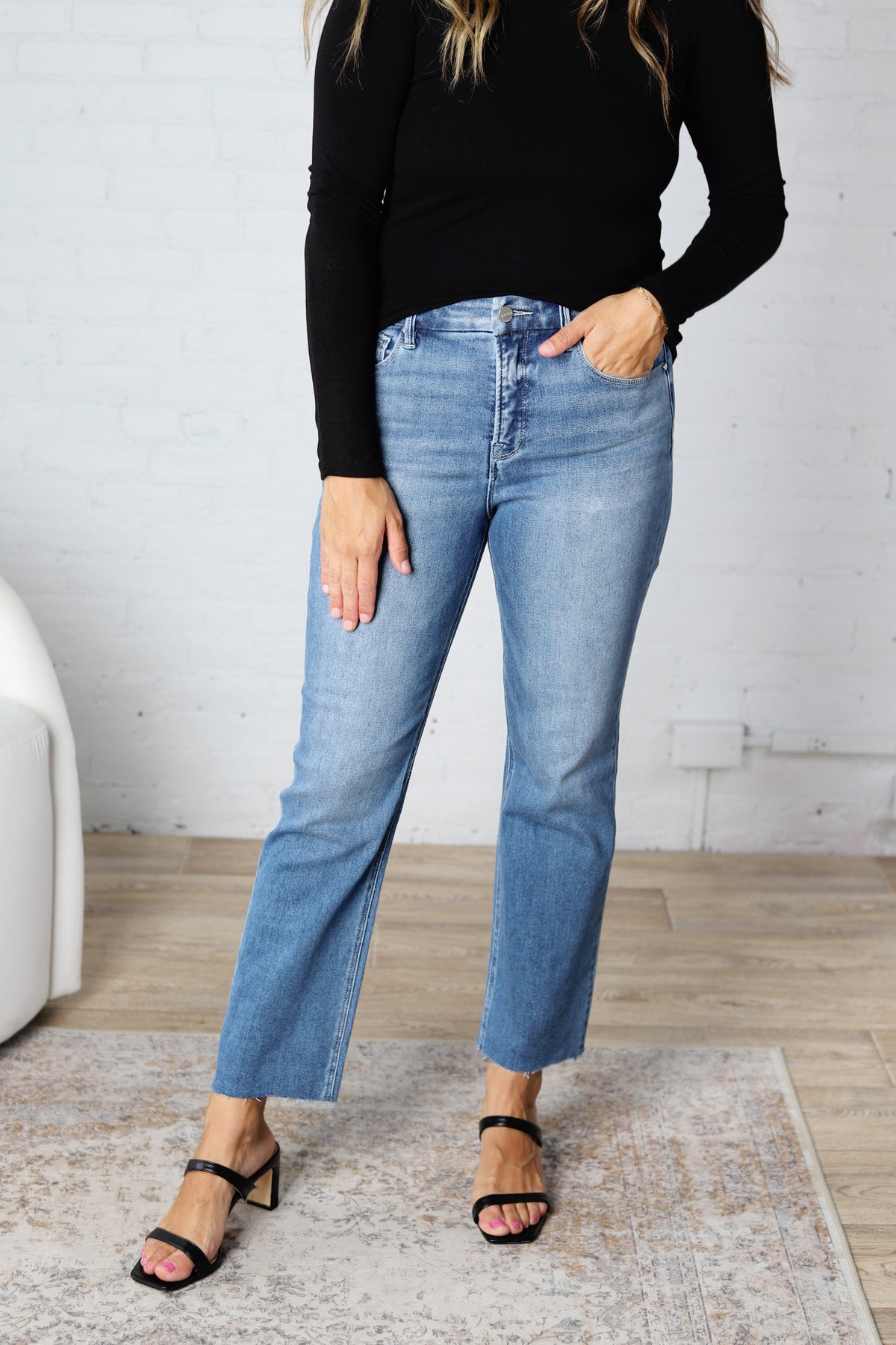 Isley Crop Raw Hem Straight Jeans - Risen Jeans