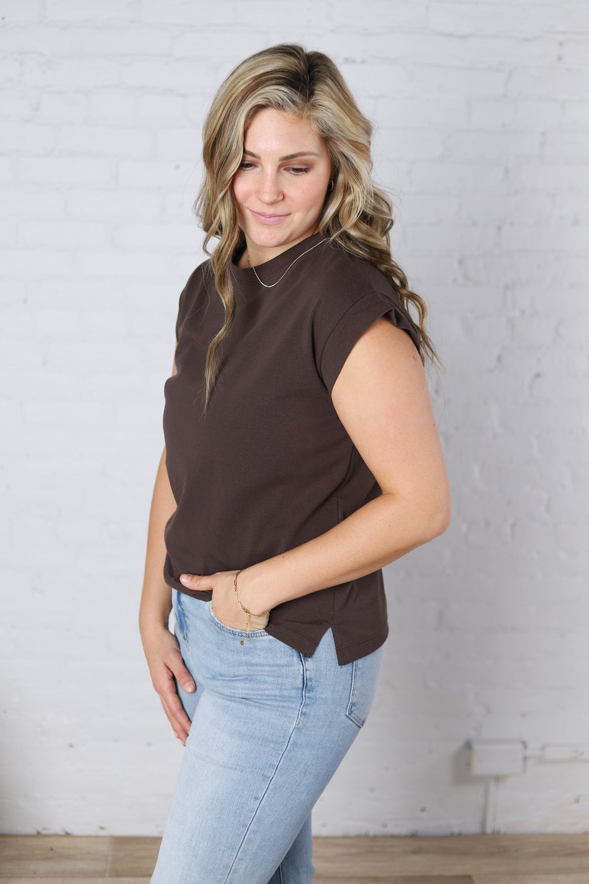 Ivara Short Sleeve Tee - Dk Brown