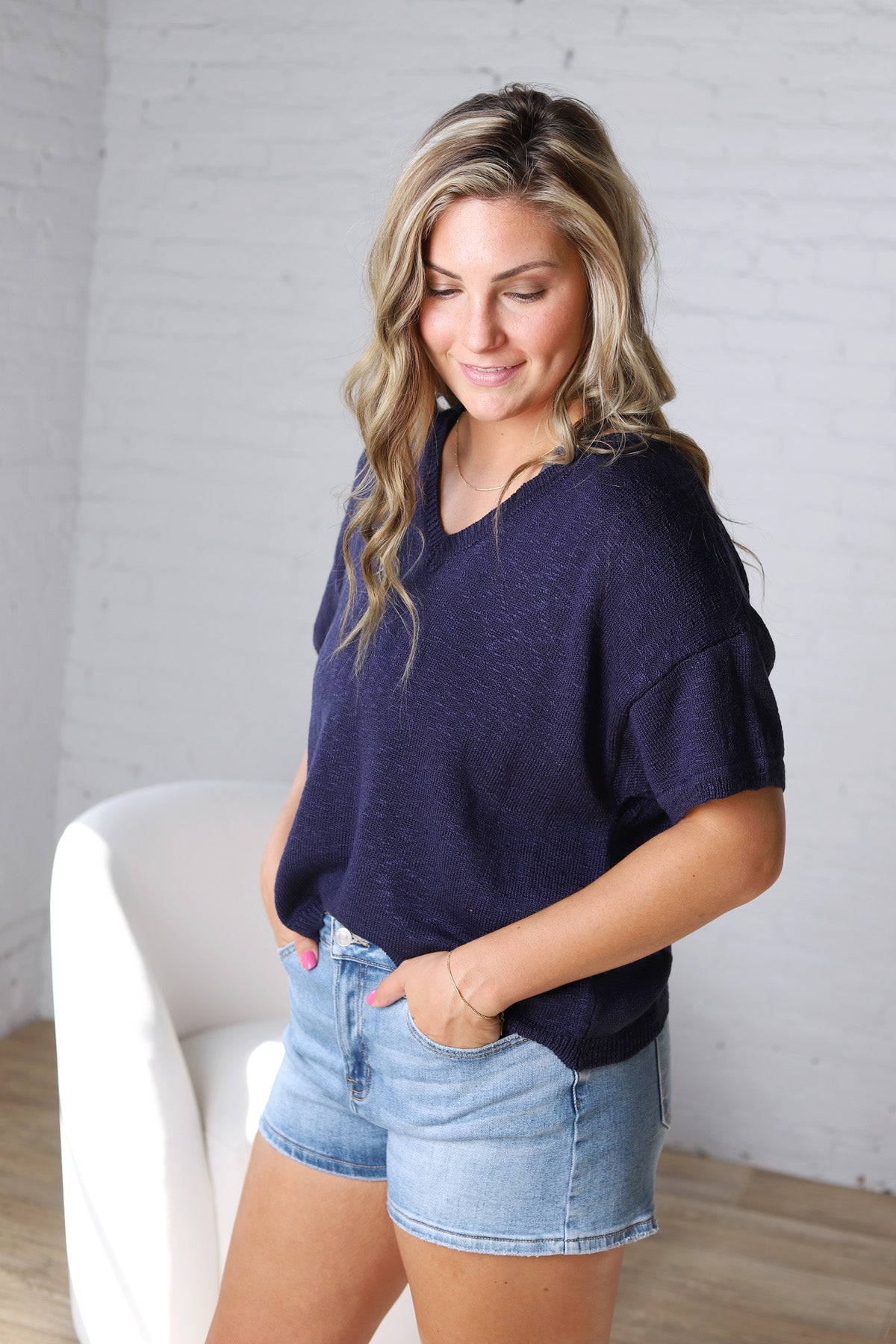 Ivelle Lightweight V-Neck Sweater - Navy
