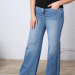 Jaxson Mid-Rise Wide Leg Trouser Hem