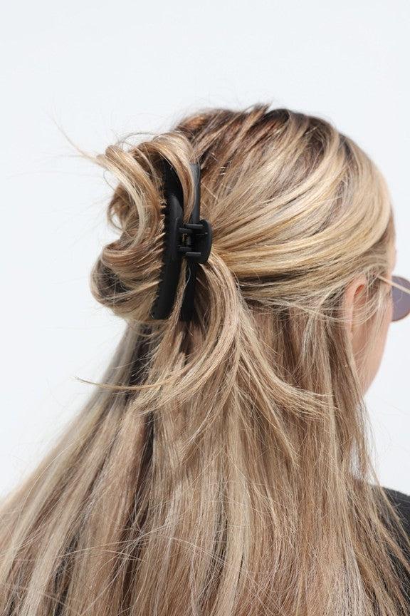 KAXI Midi Hold Everything Claw - Matte Lt Brown