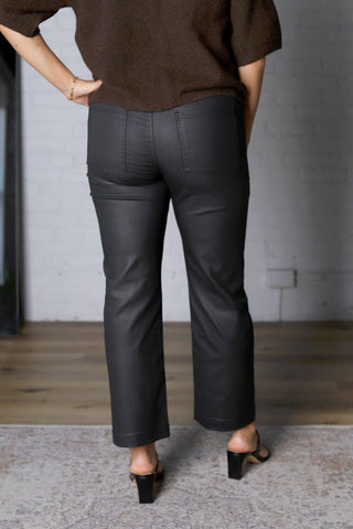 KUT Avery Straight Leg Porkchop Pockets - Matte Black
