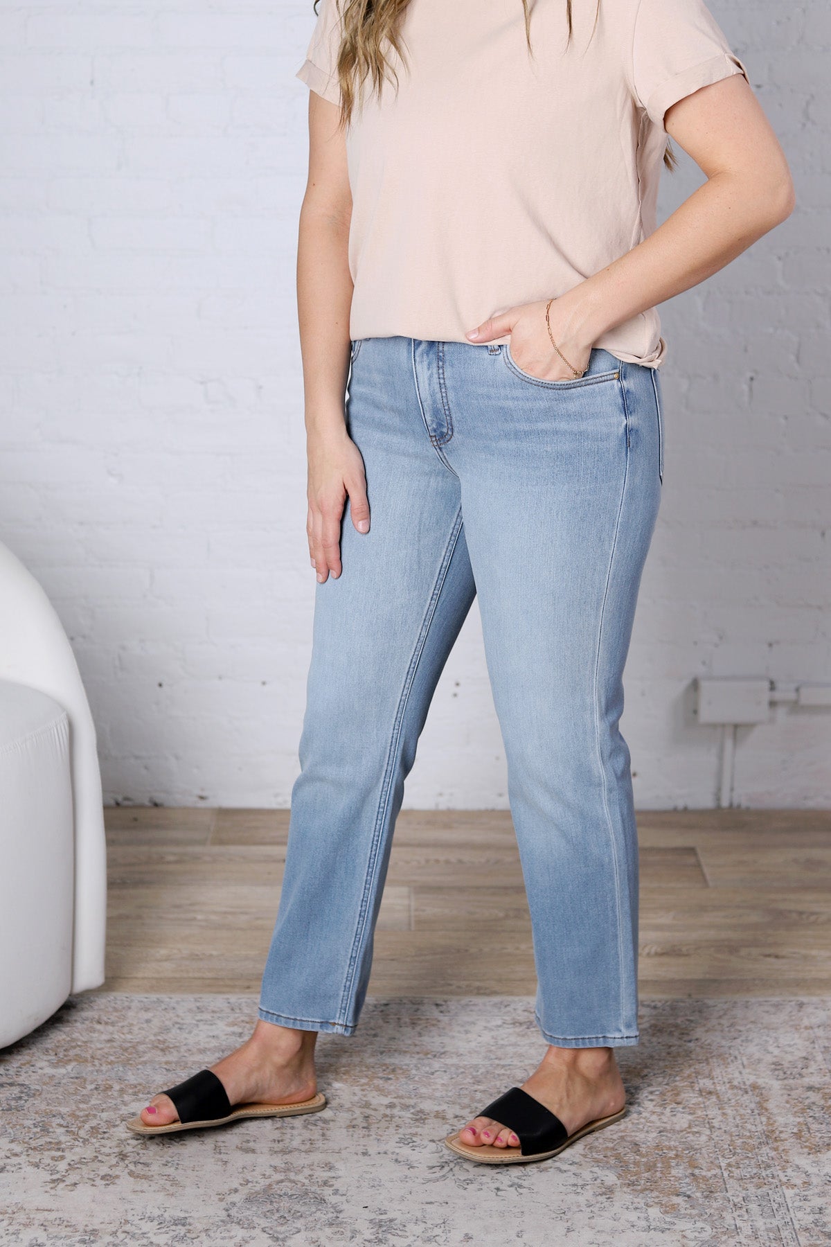 KUT Blair Straight Leg Denim - Certify Wash