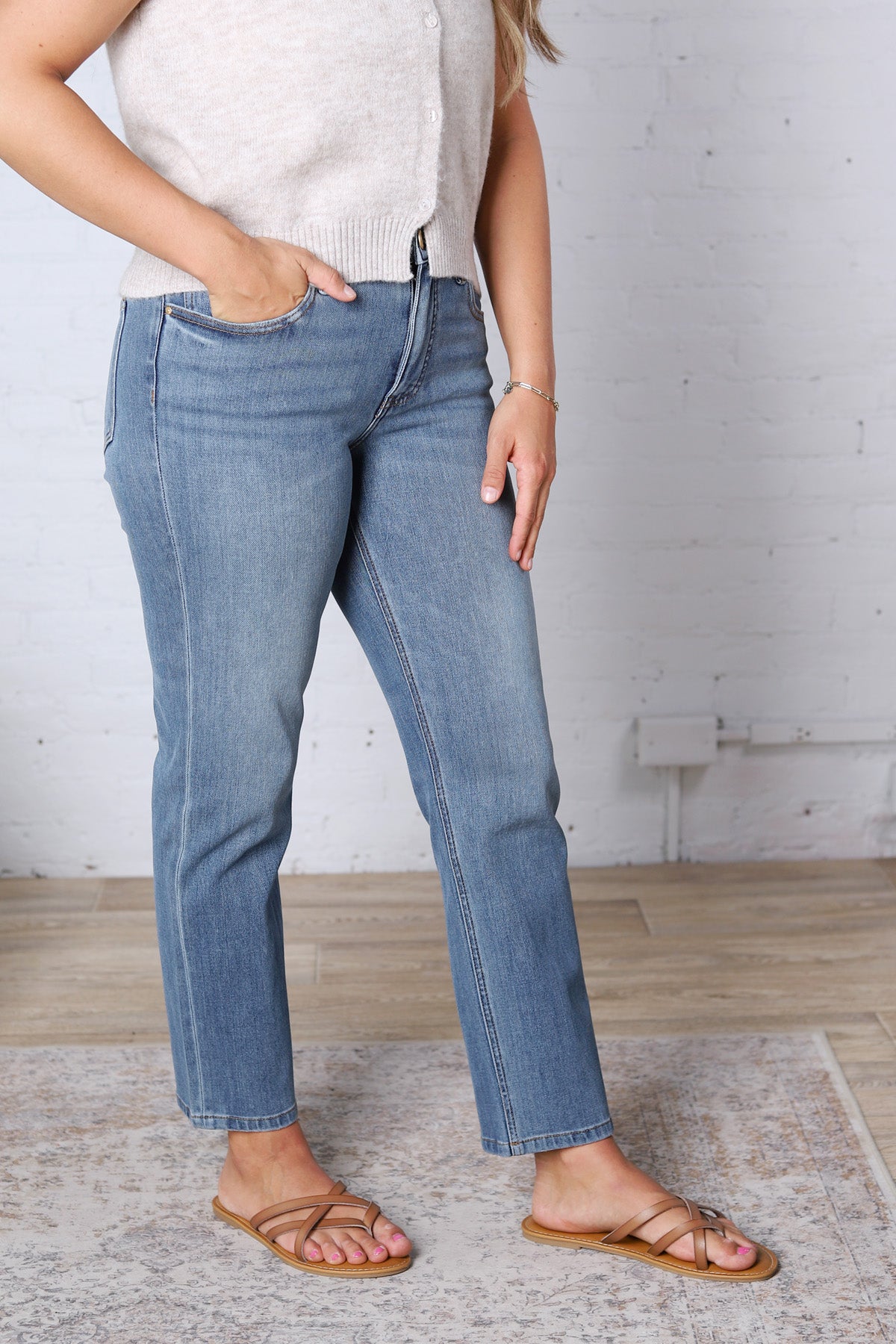 KUT Blair Straight Leg Denim - Thrive Wash