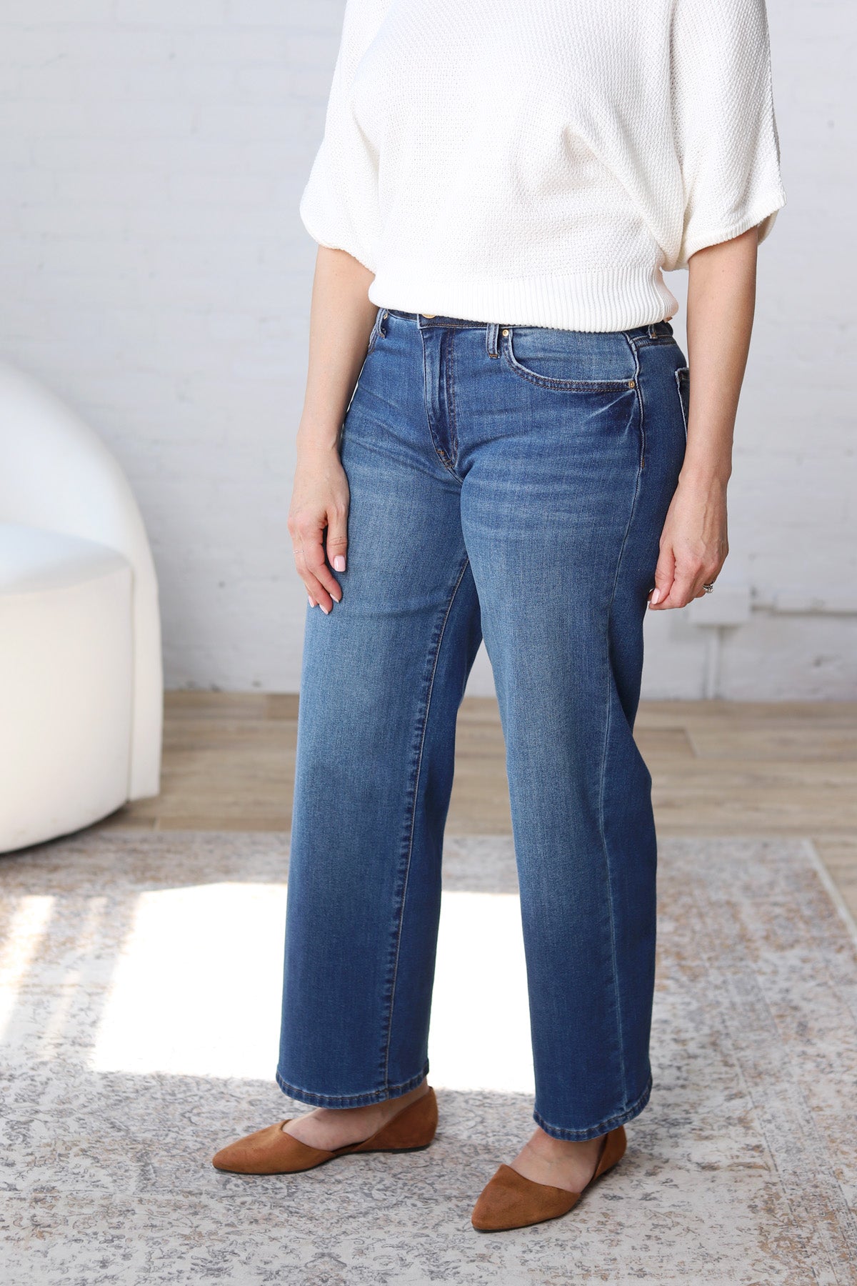 KUT Charlotte Wide Leg w/ Regular Hem Denim - Healthy