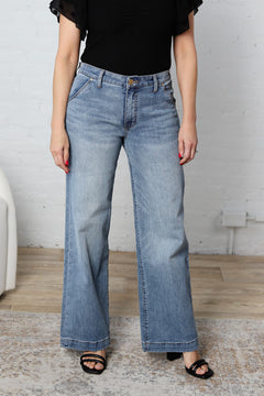 KUT Jodi Wide Leg Denim w/ Slash Front Pockets Denim - Vital