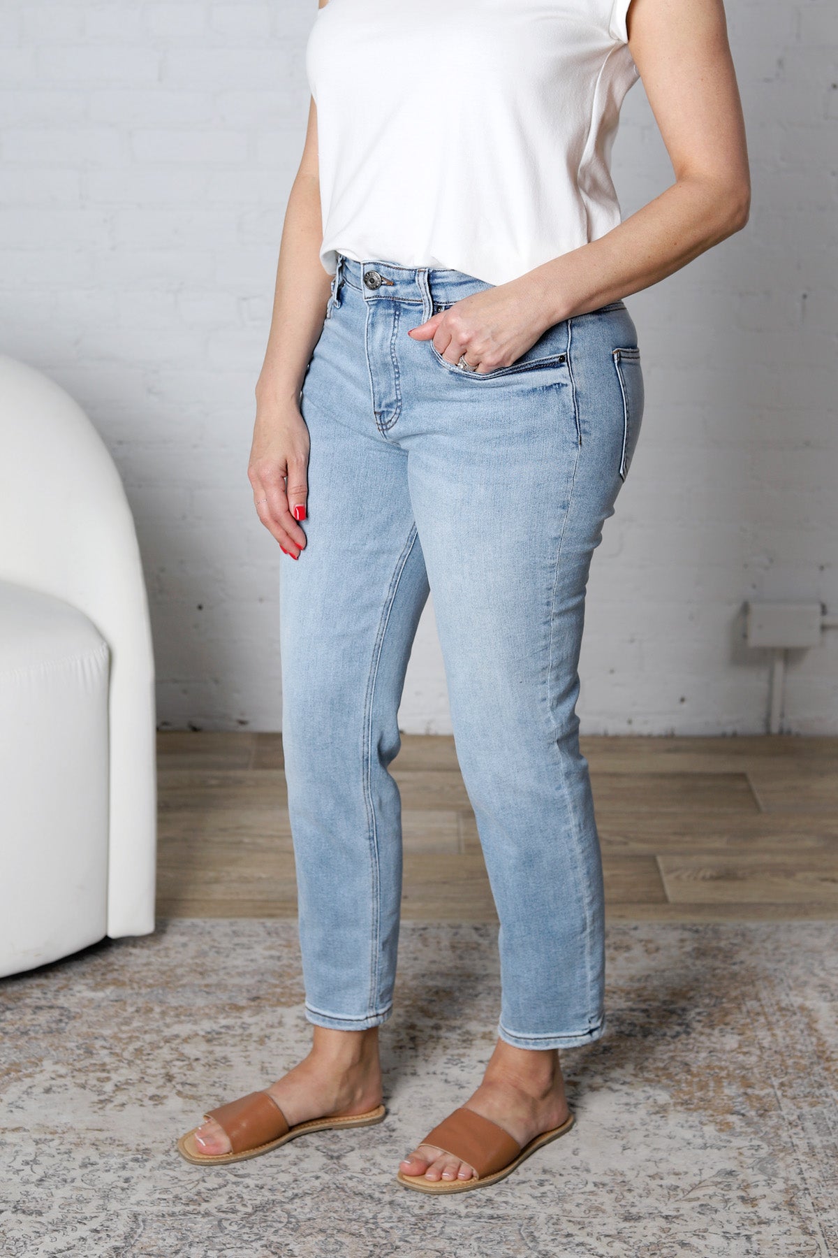 KUT Rachael Mom Jean Regular Hem Denim - Mature Wash FINAL SALE