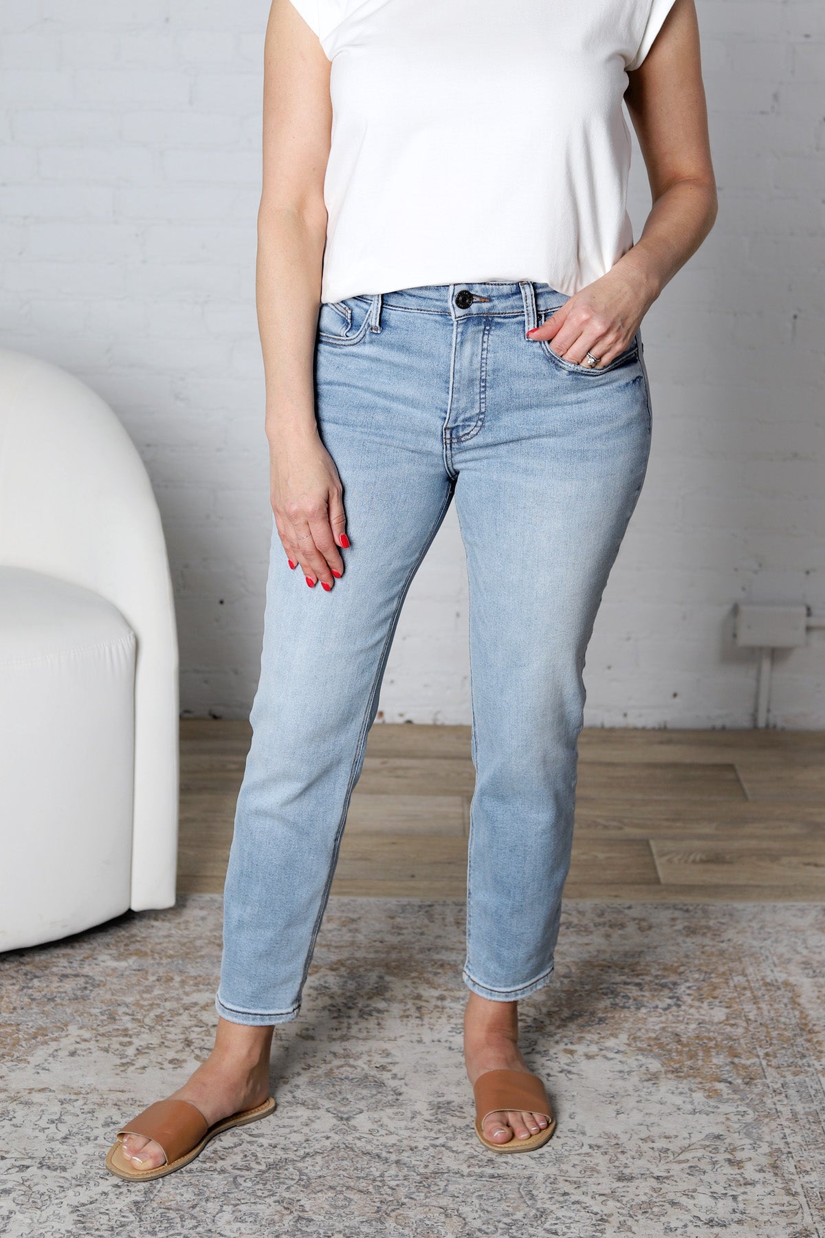 KUT Rachael Mom Jean Regular Hem Denim - Mature Wash
