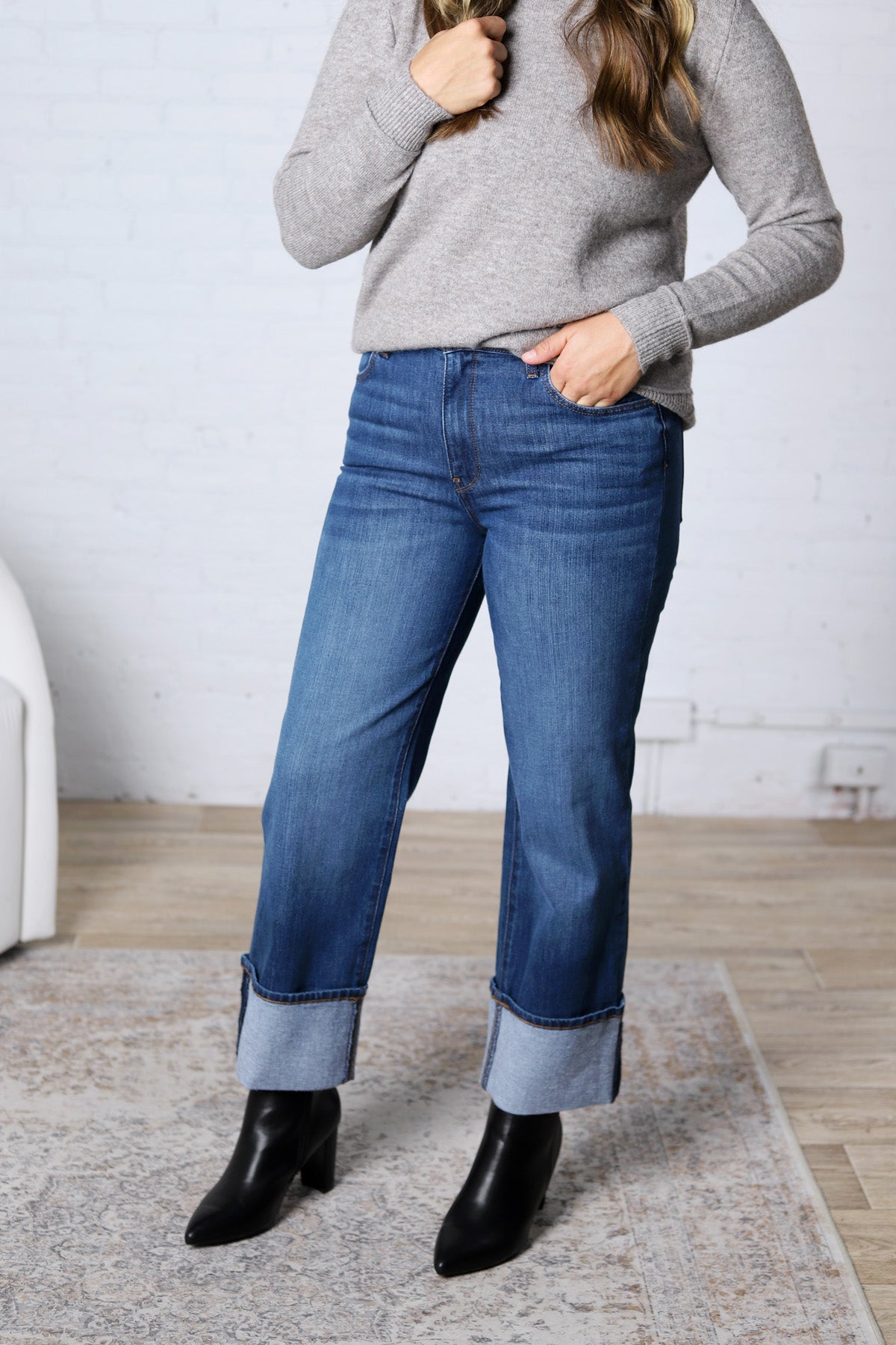 KUT Sienna Straight Leg Roll Up Denim - Admire