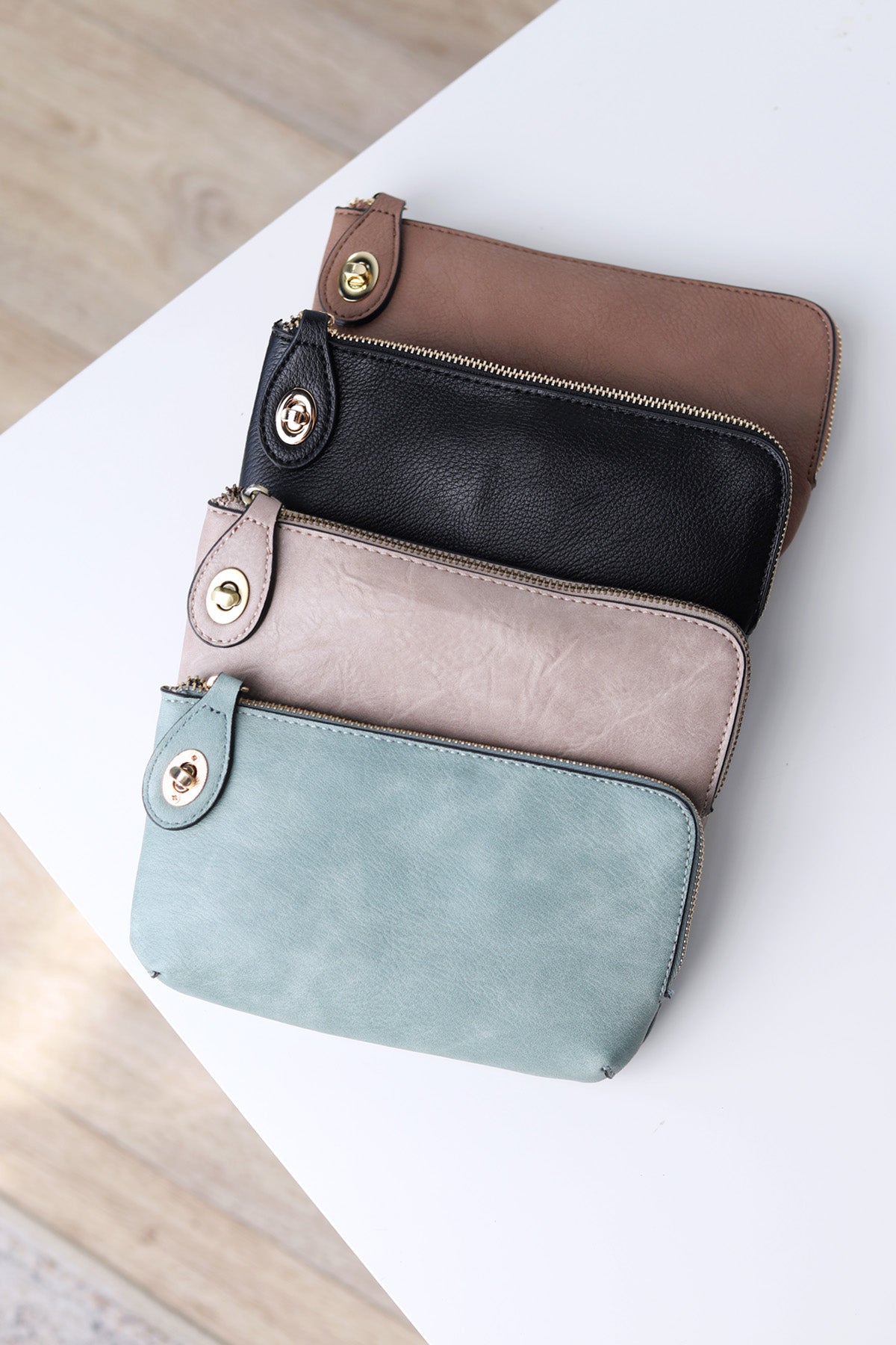 Kendall Crossbody/Wristlet w/ Twist Lock Closure - Teal