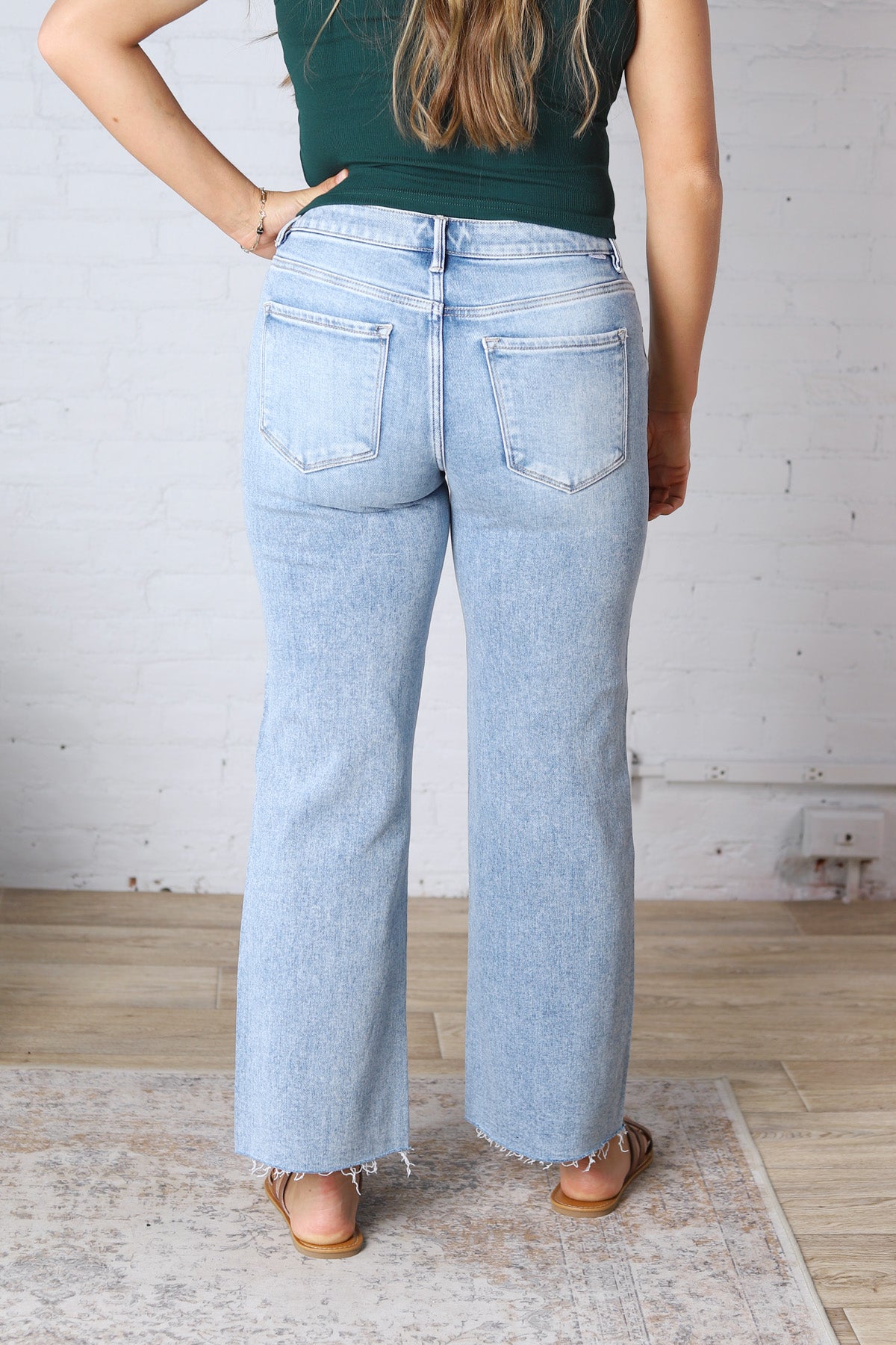 Kira Crop Straight Clean Cut Hem - Light Wash