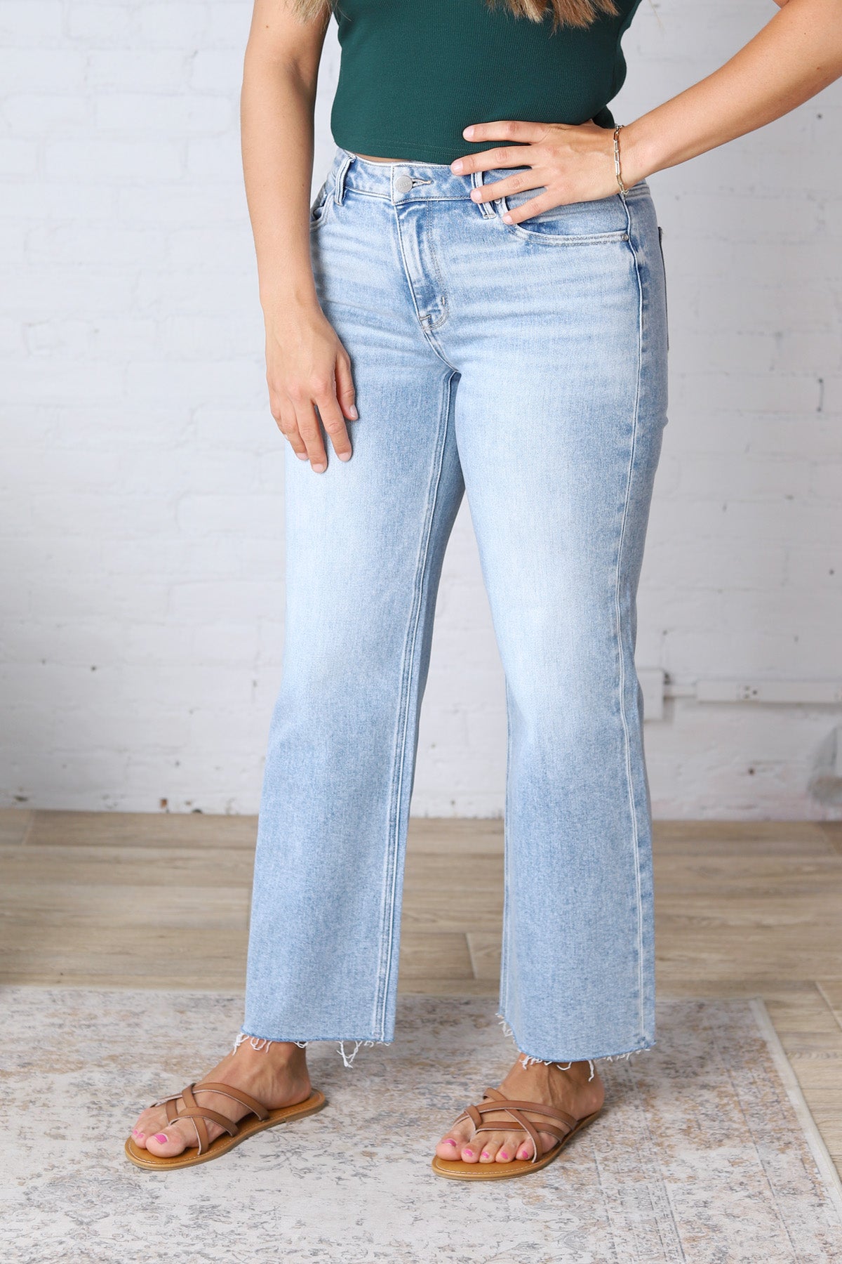 Kira Crop Straight Clean Cut Hem - Light Wash