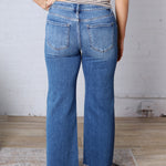 Kira Crop Straight Clean Cut Hew - Medium Wash