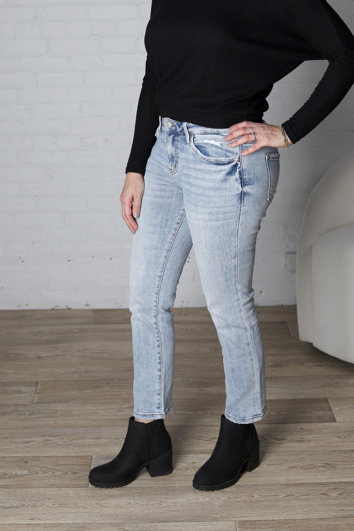 Kodi Mid-Rise Slim Straight Denim