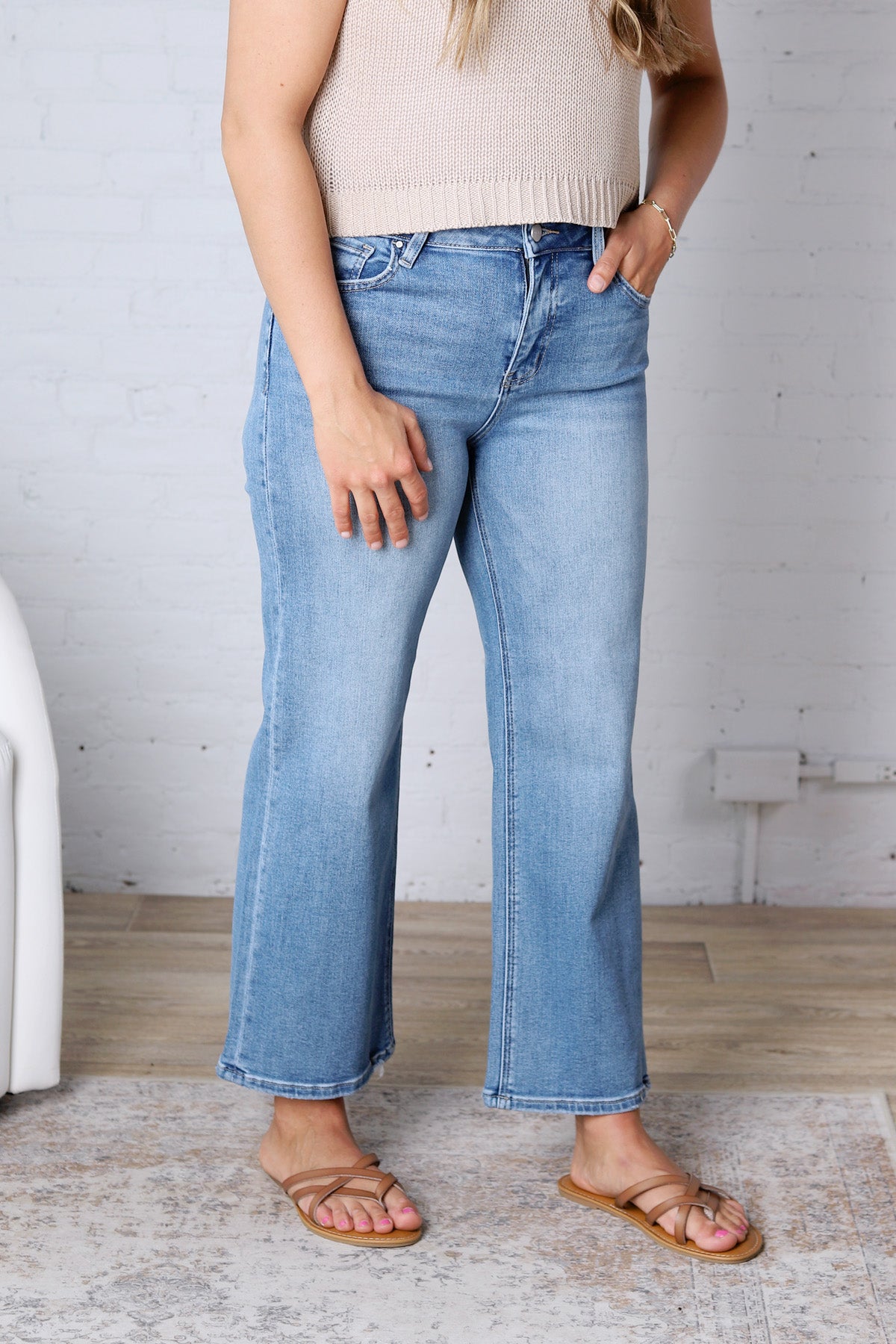 Maya Cropped Wide Jeans - Medium Wash