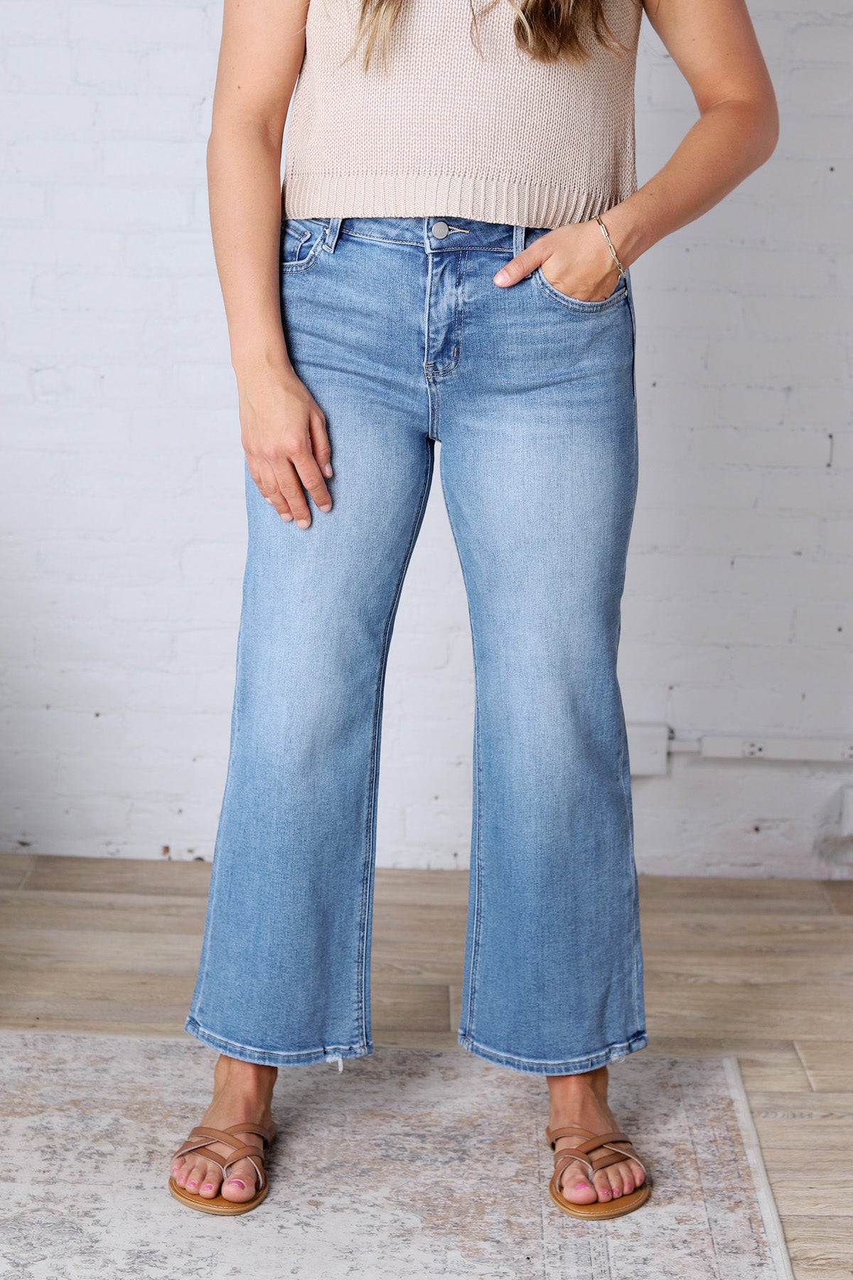 Maya Cropped Wide Jeans - Medium Wash