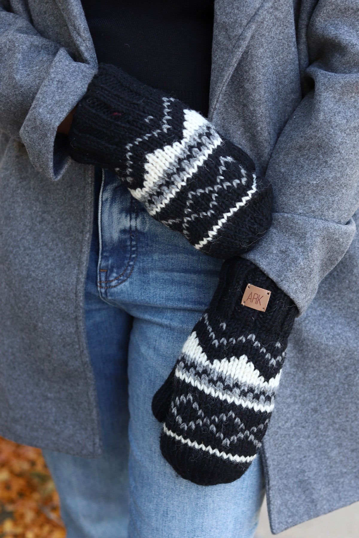 Montana 100% Wool Texting Mittens - Black