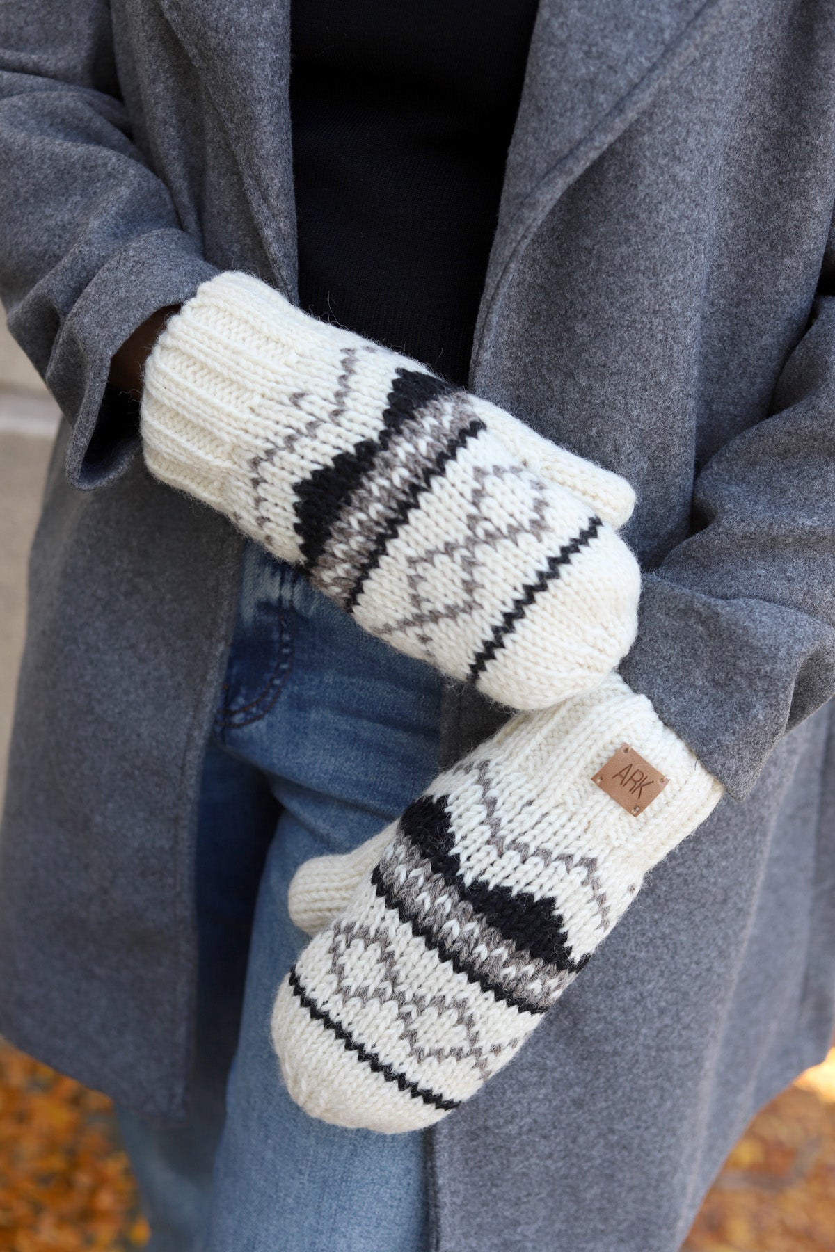 Montana 100% Wool Texting Mittens - White