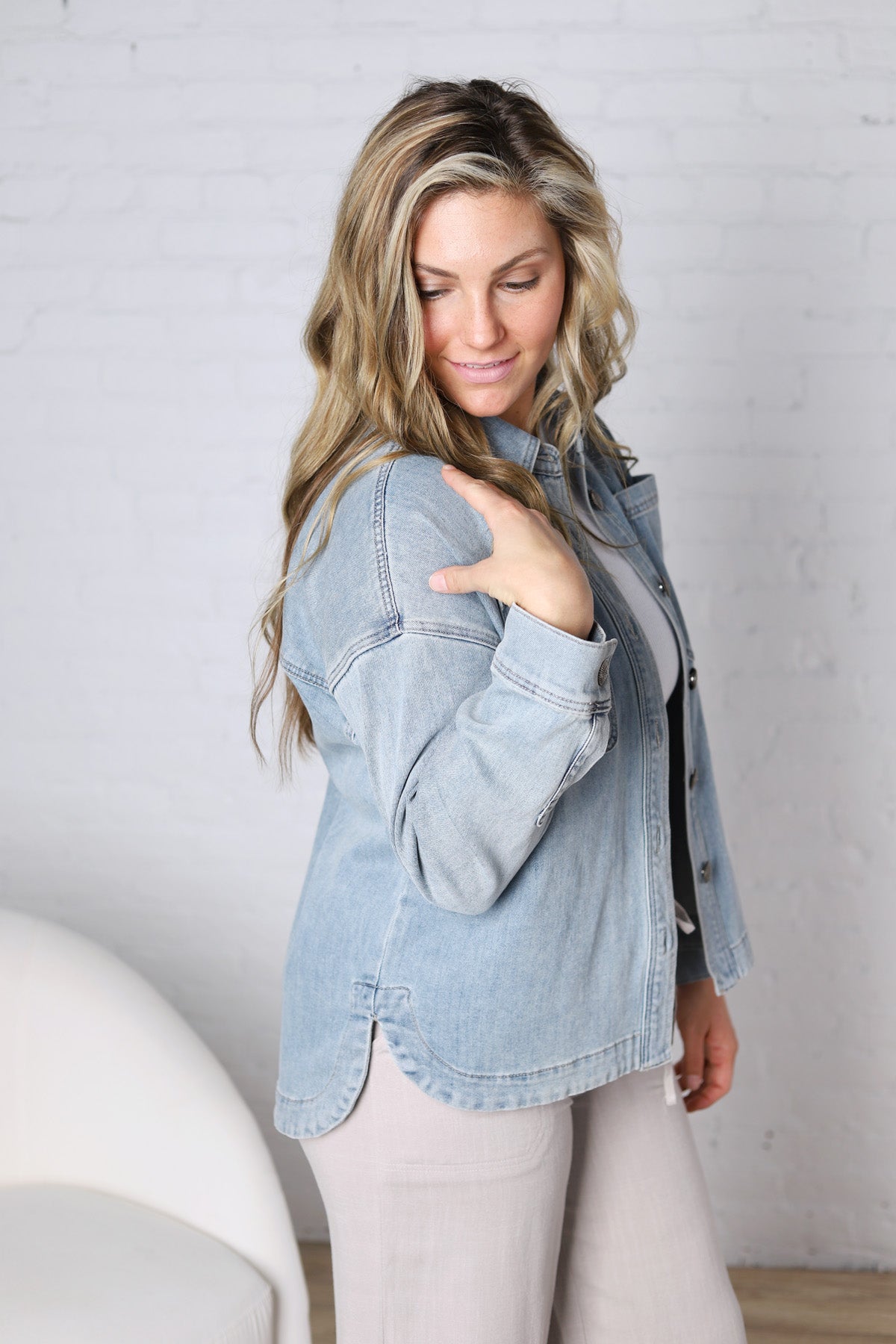 Noelle Washed Hi Low Shacket - Medium Wash