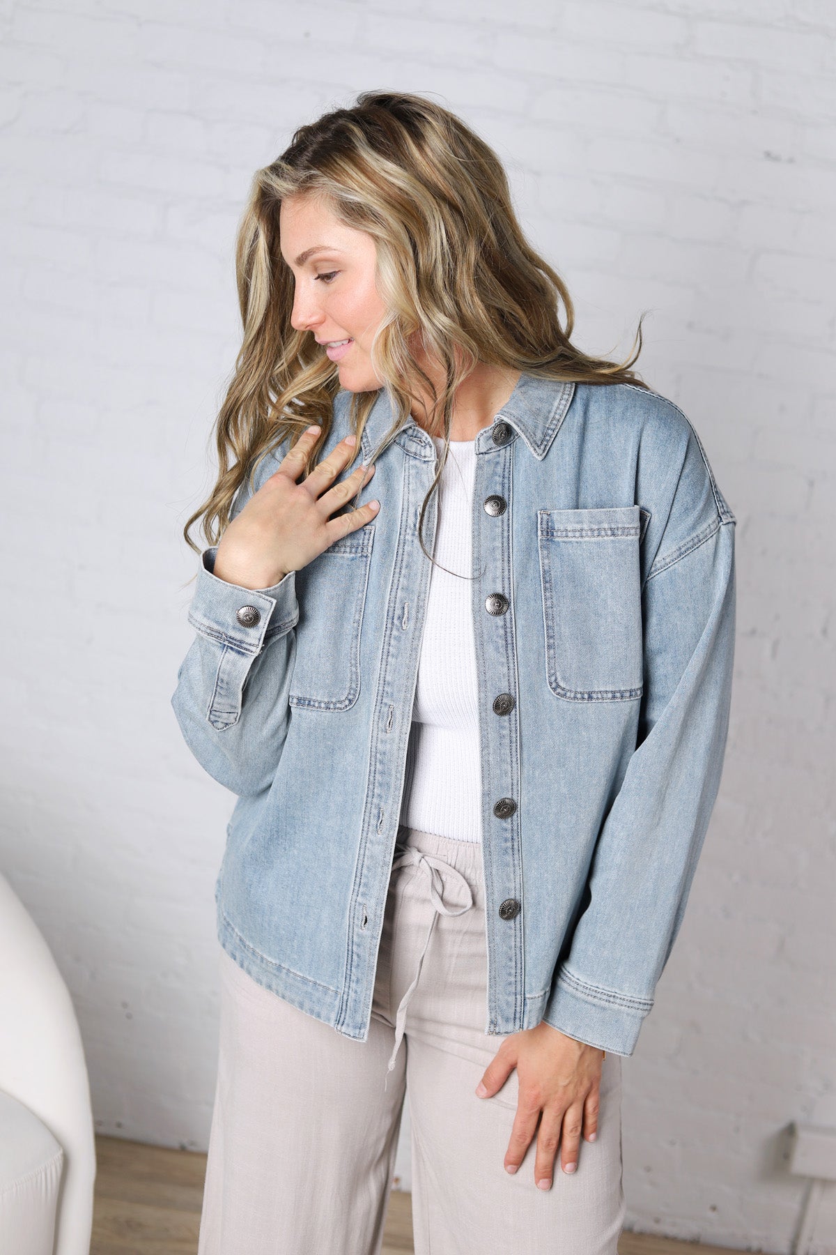 Noelle Washed Hi Low Shacket - Medium Wash