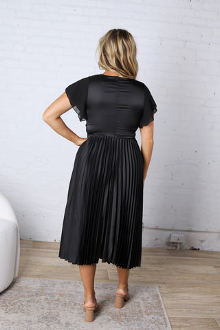 Nova Flutter Sleeve Midi Dress - Black